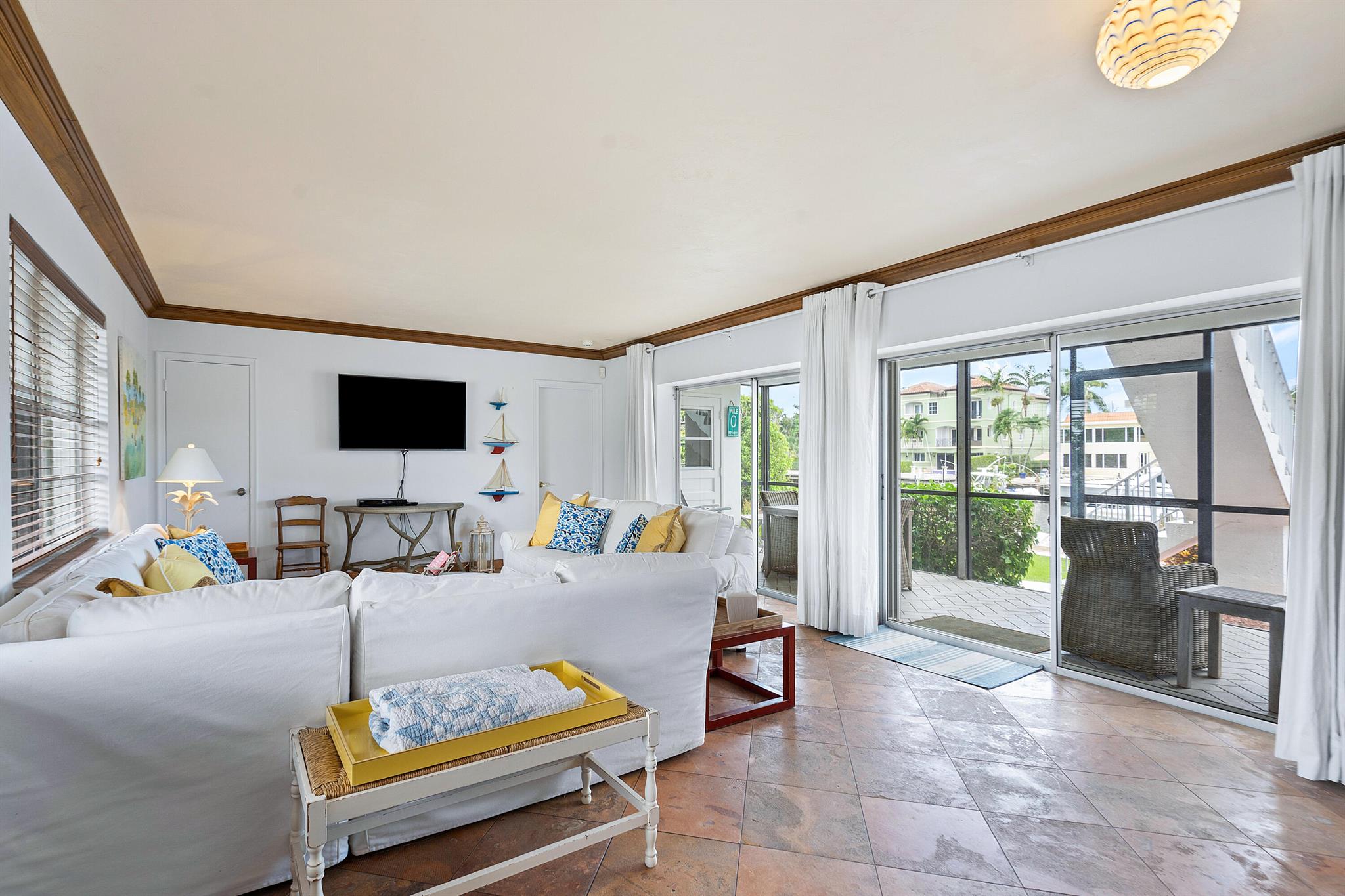 BEACHSIDE CONDO - Residential Income