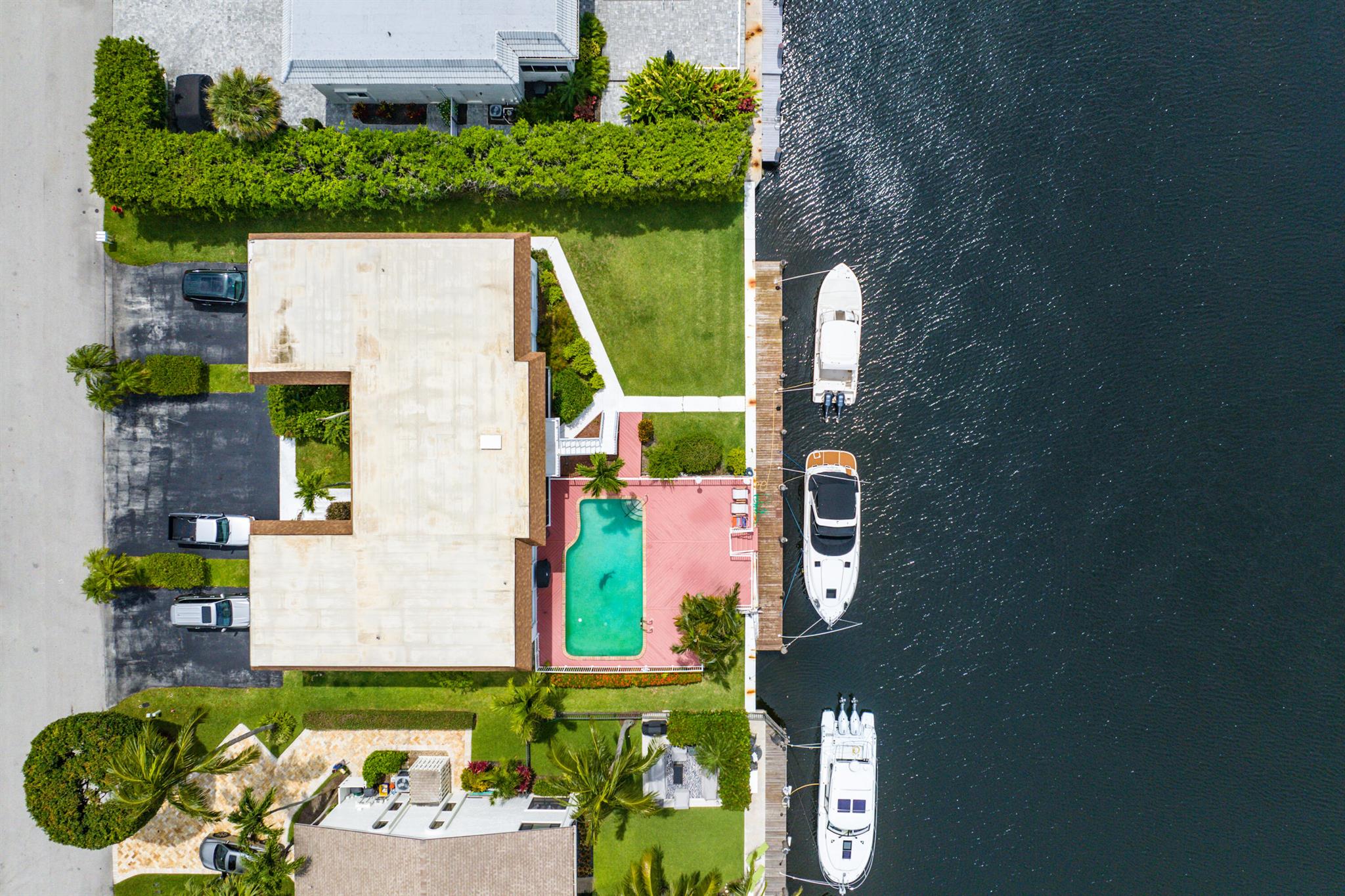 BEACHSIDE CONDO - Residential Income