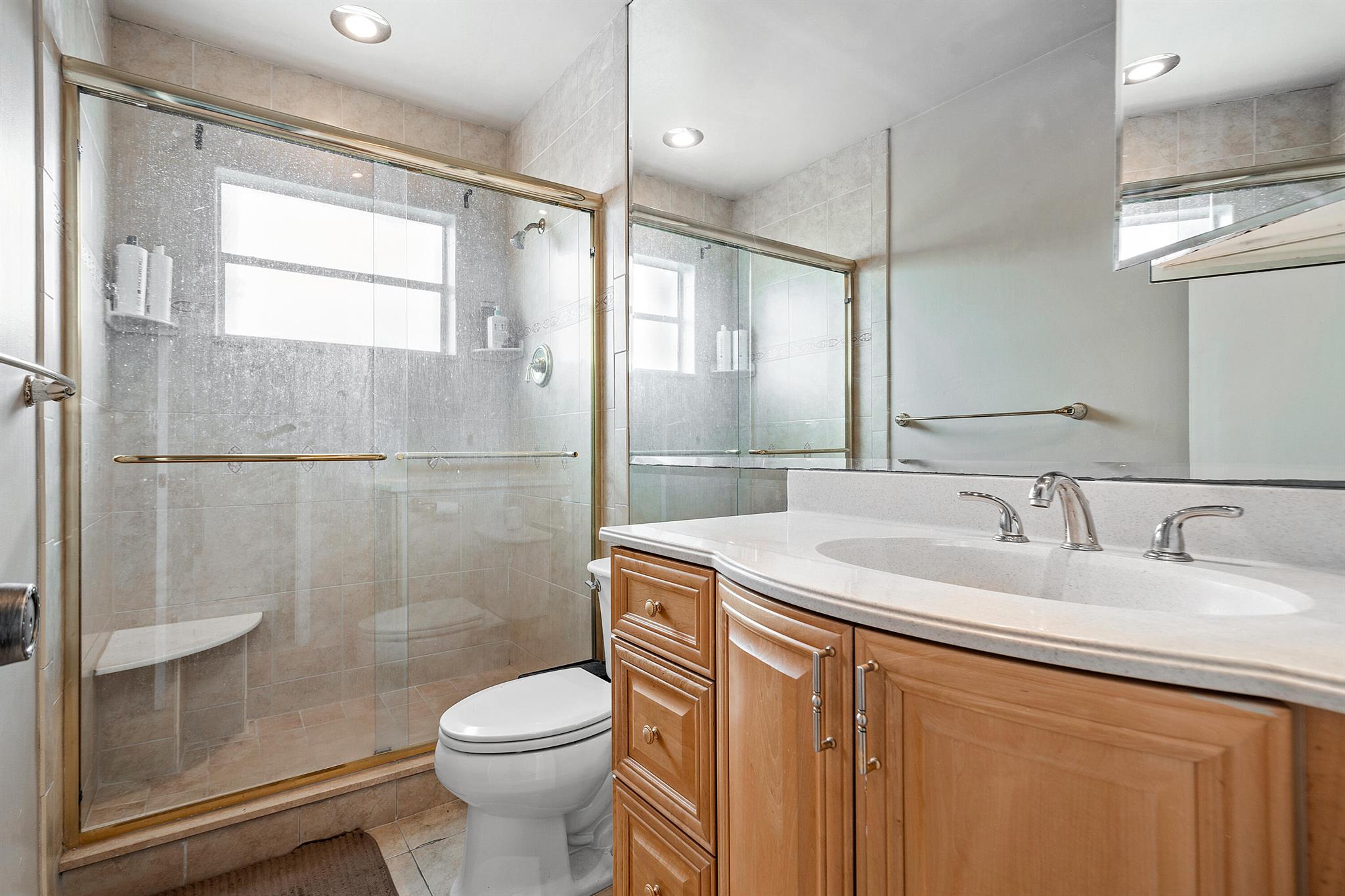 BEACHSIDE CONDO - Residential Income