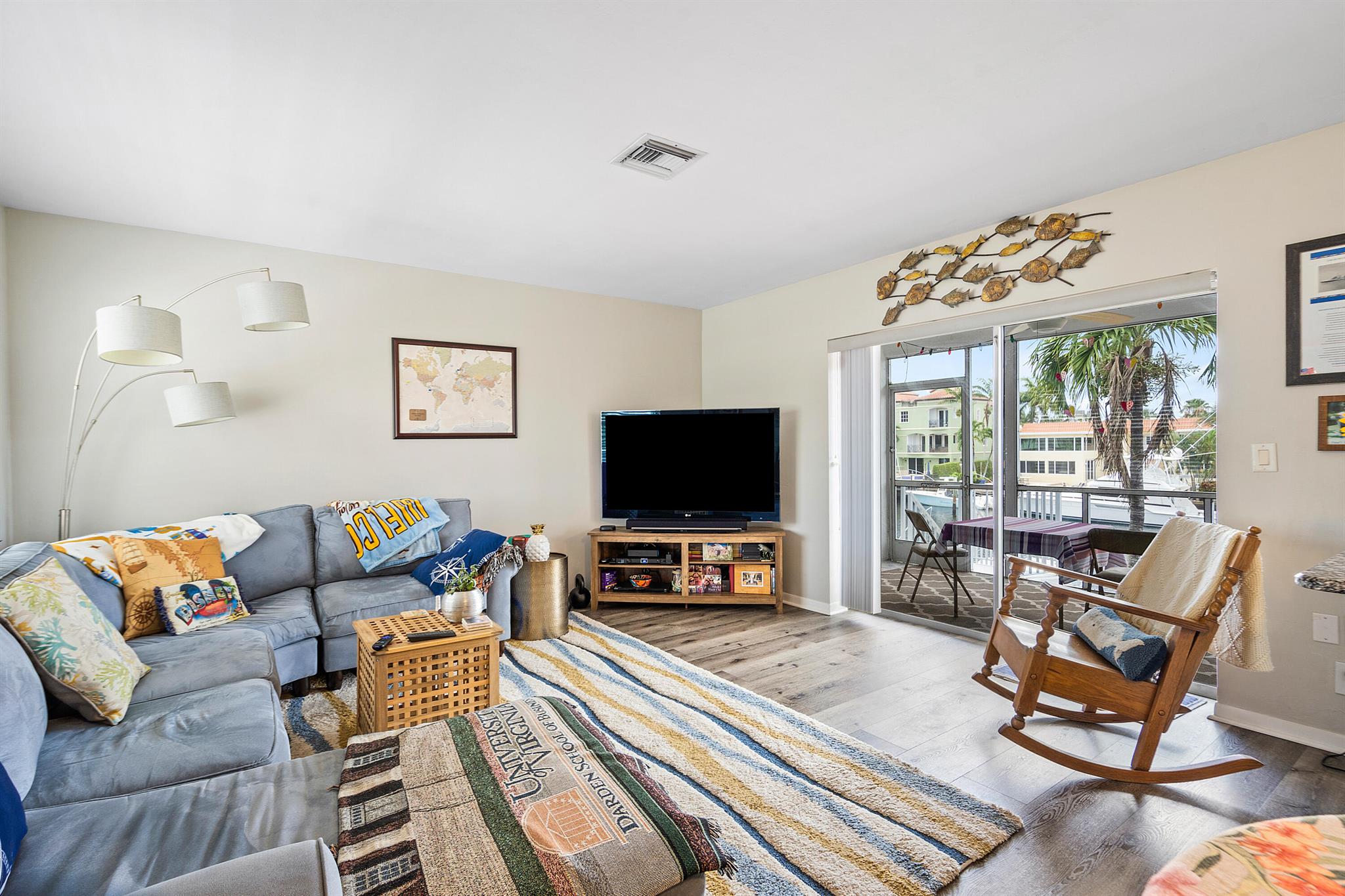 BEACHSIDE CONDO - Residential Income