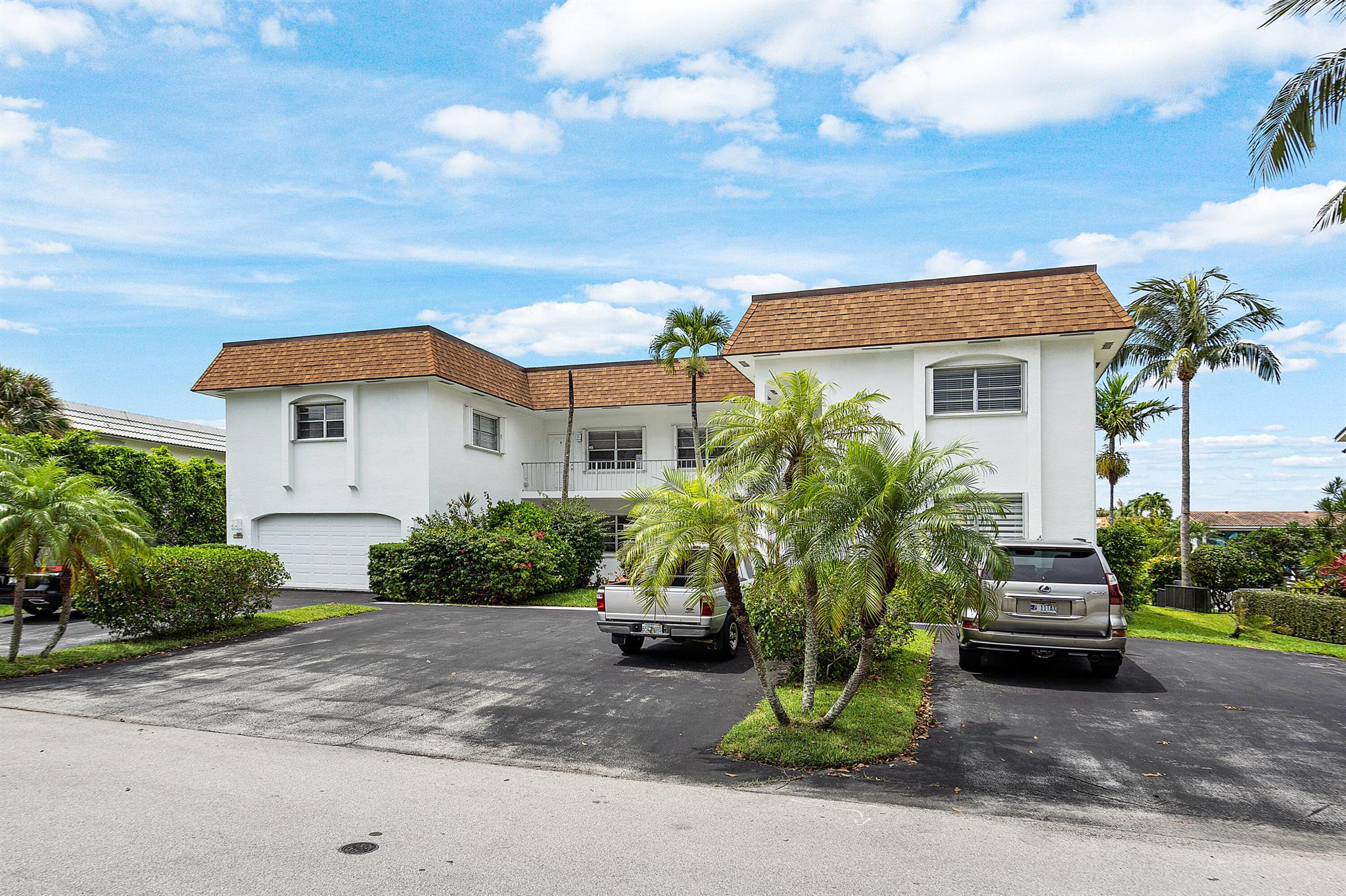 BEACHSIDE CONDO - Residential Income