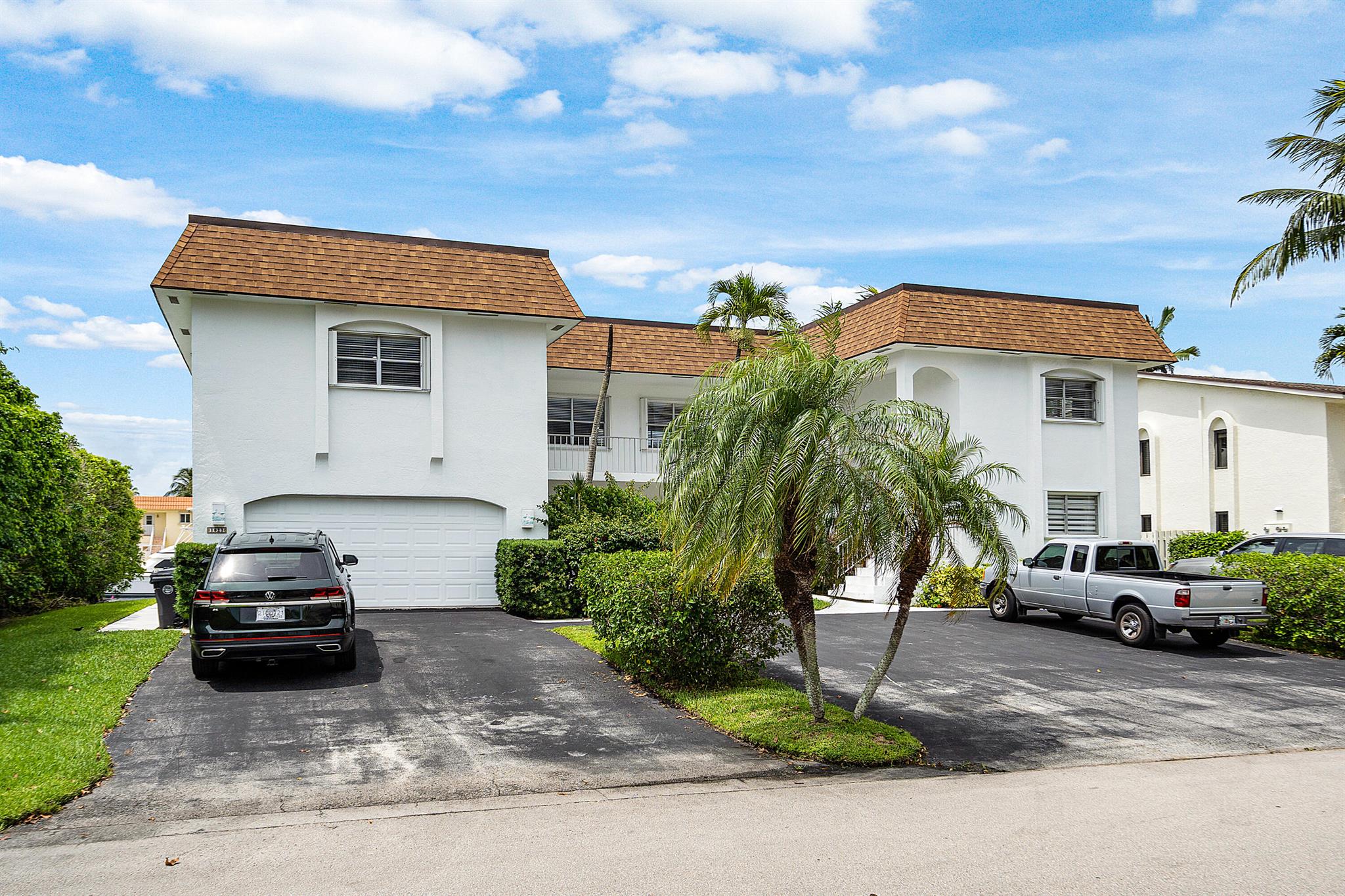 BEACHSIDE CONDO - Residential Income