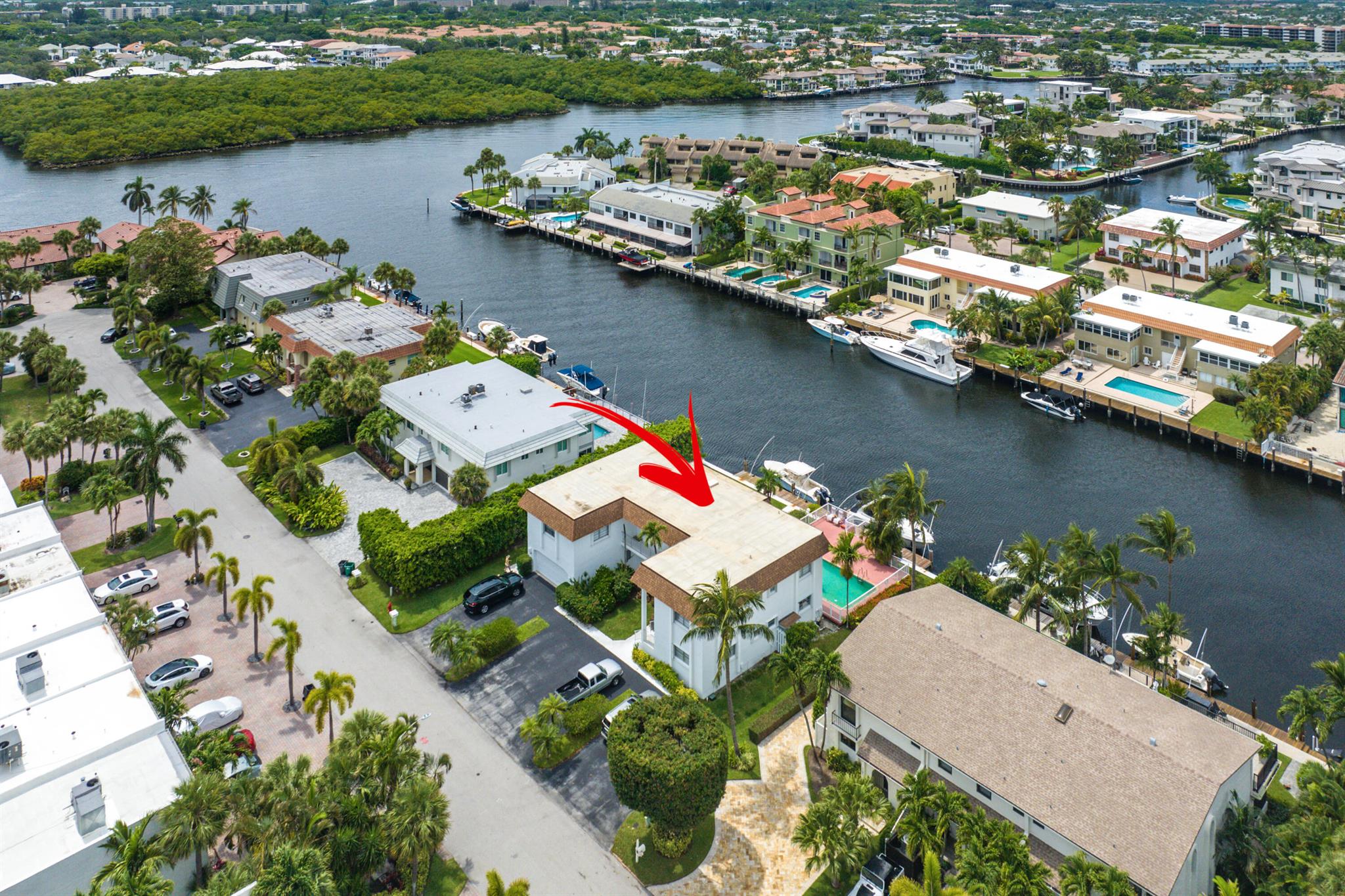 BEACHSIDE CONDO - Residential Income