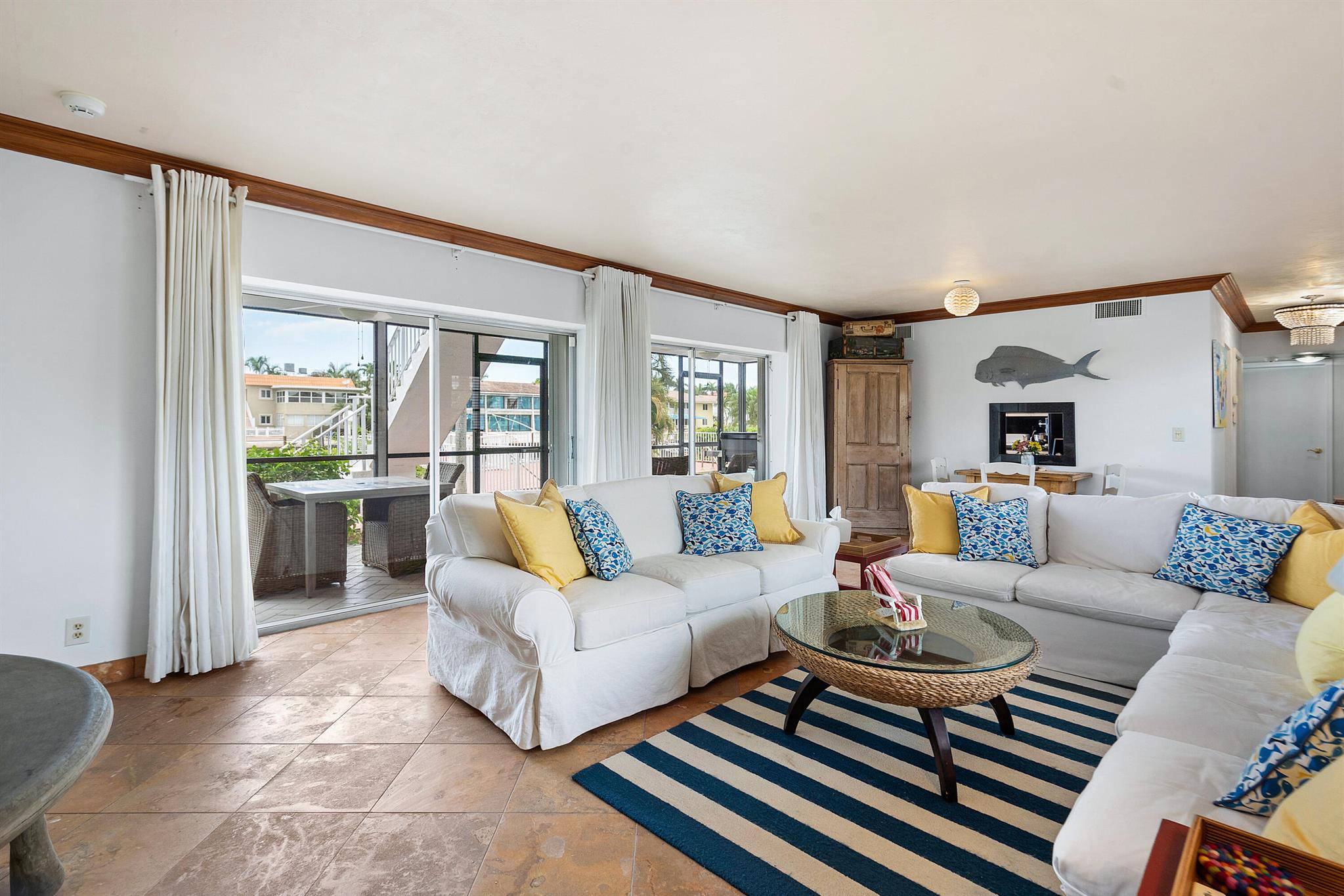 BEACHSIDE CONDO - Residential Income