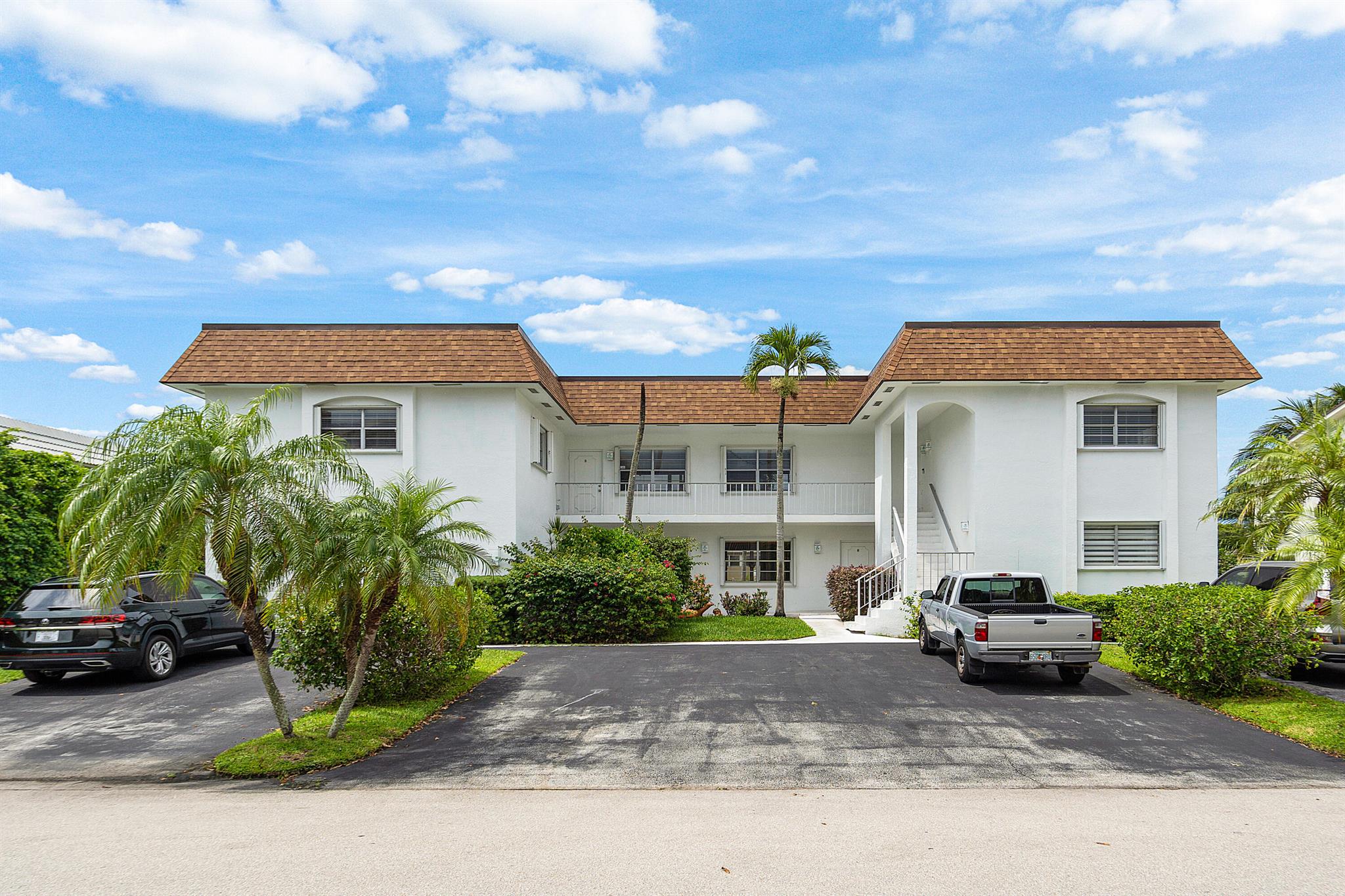 BEACHSIDE CONDO - Residential Income