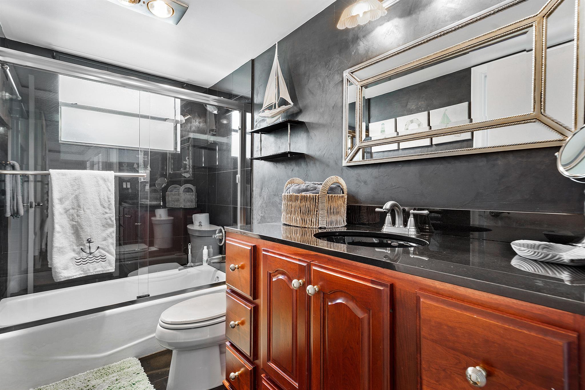 BEACHSIDE CONDO - Residential Income