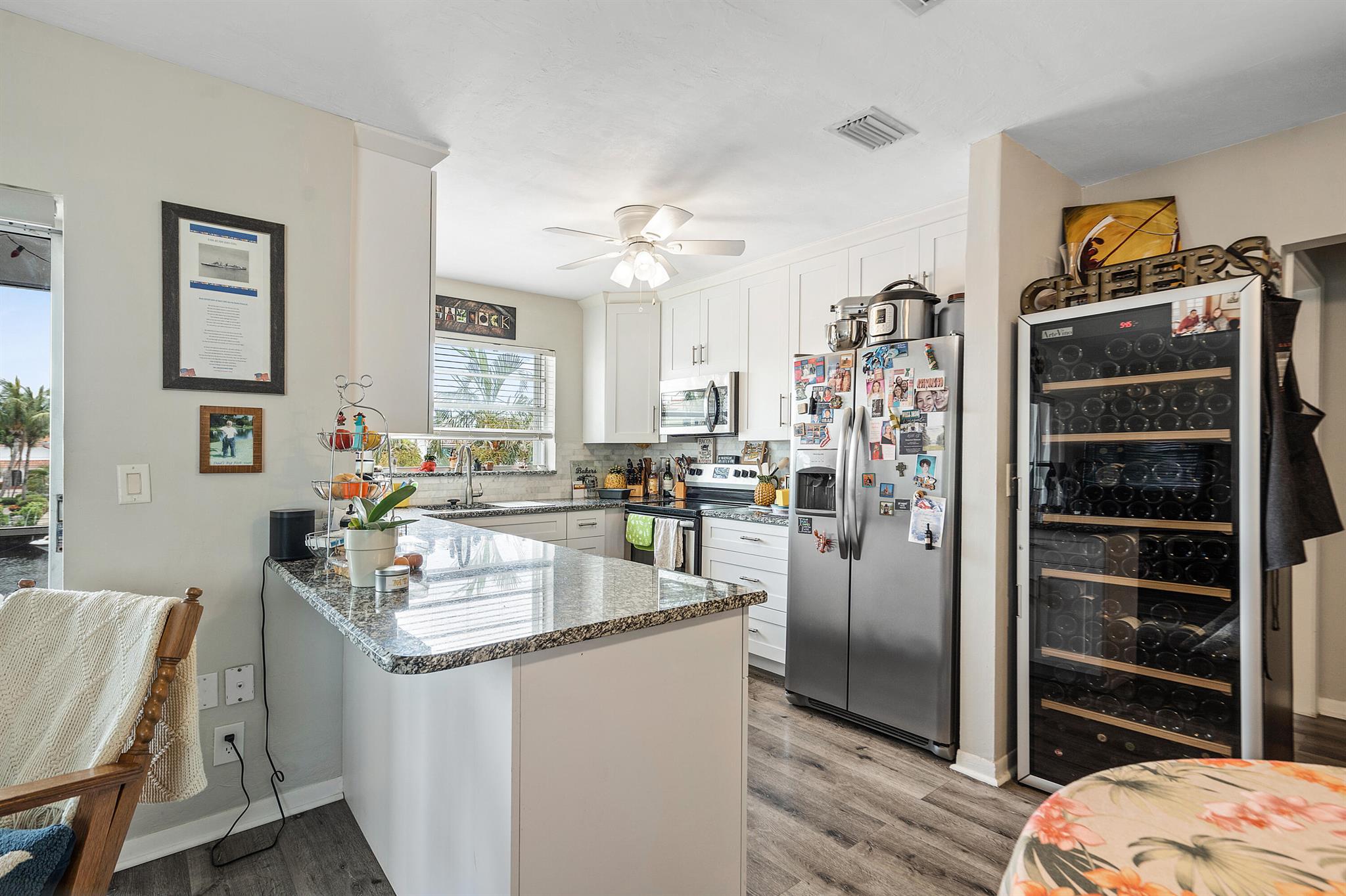 BEACHSIDE CONDO - Residential Income