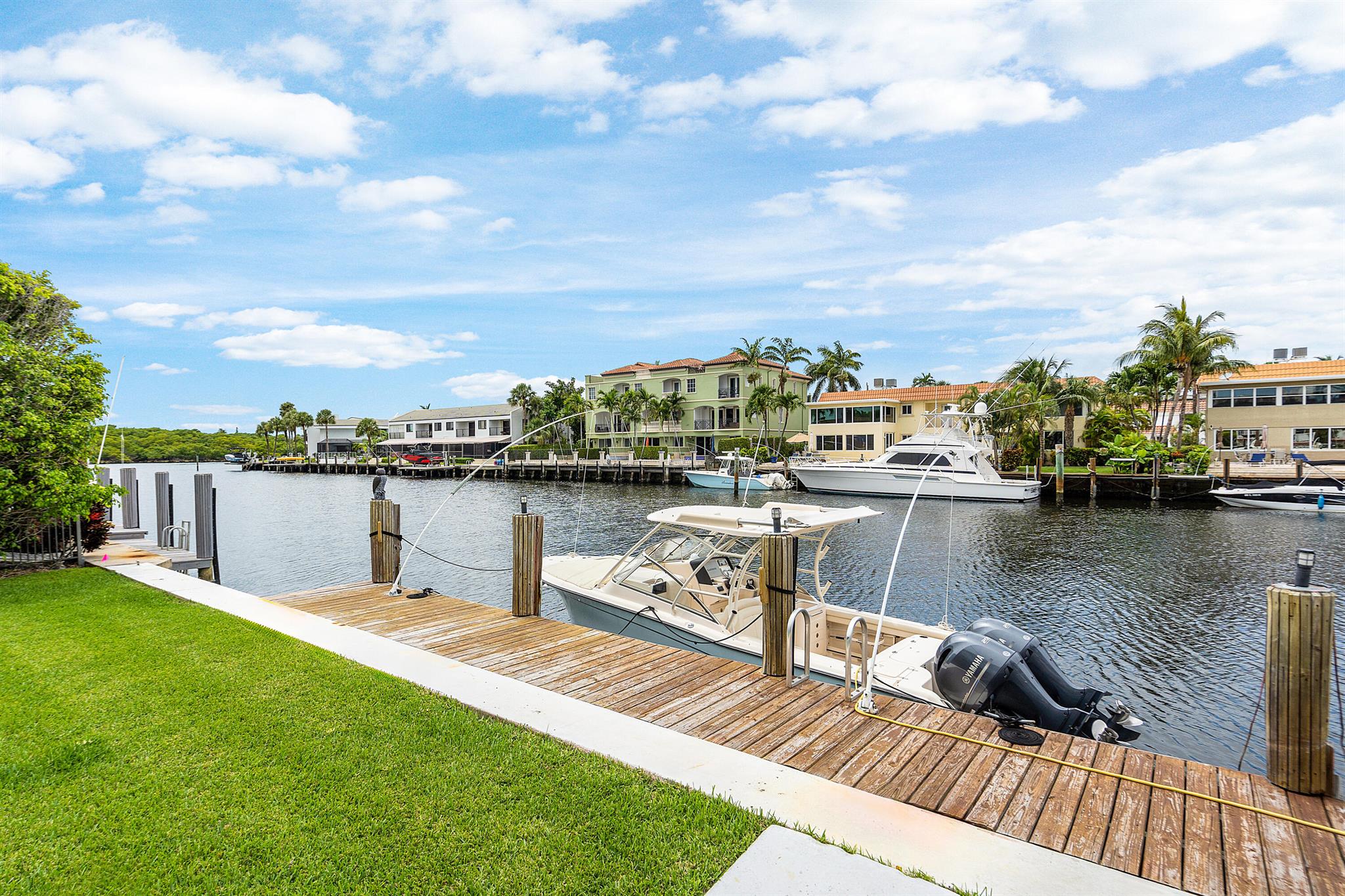 BEACHSIDE CONDO - Residential Income