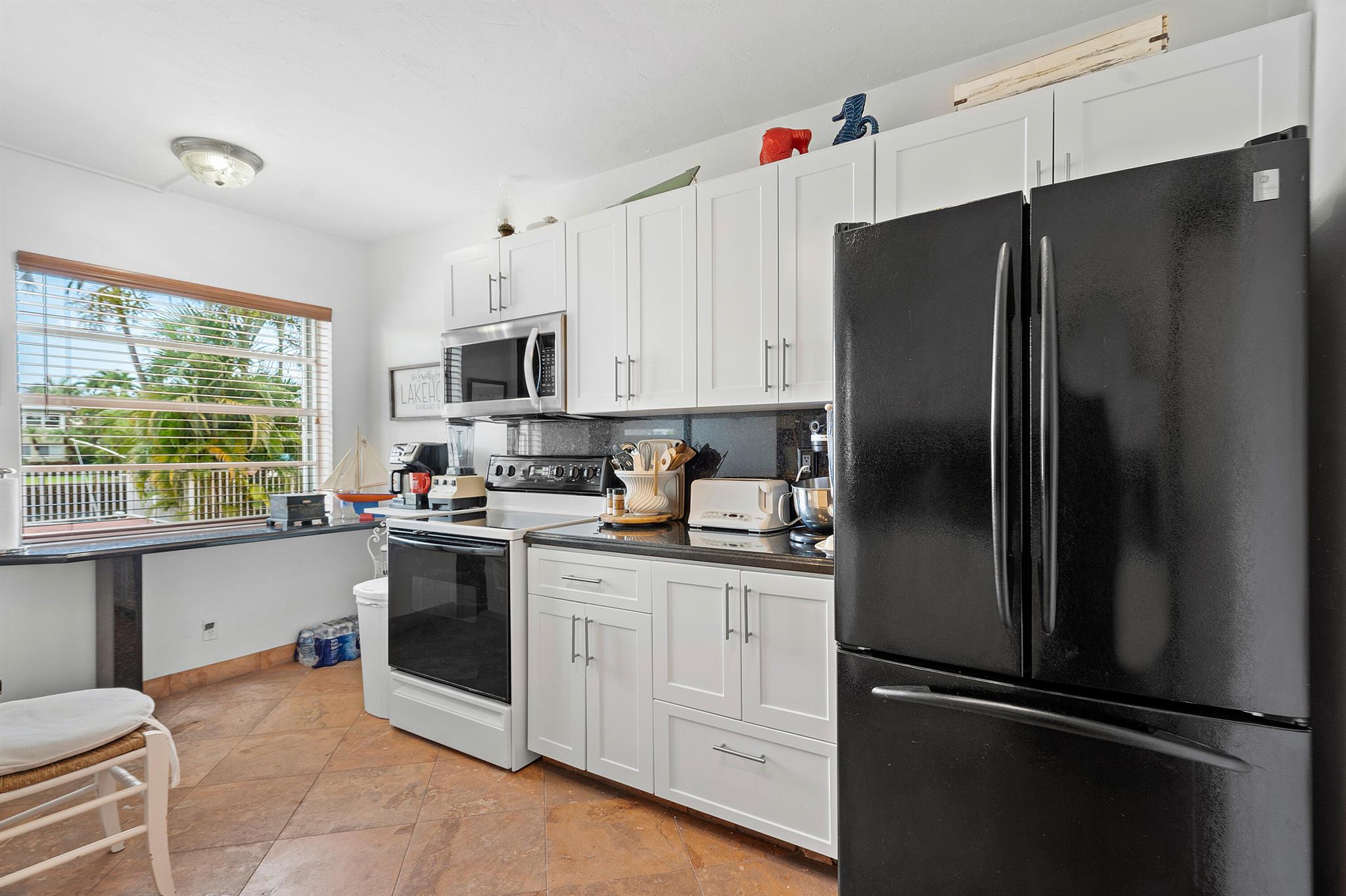 BEACHSIDE CONDO - Residential Income