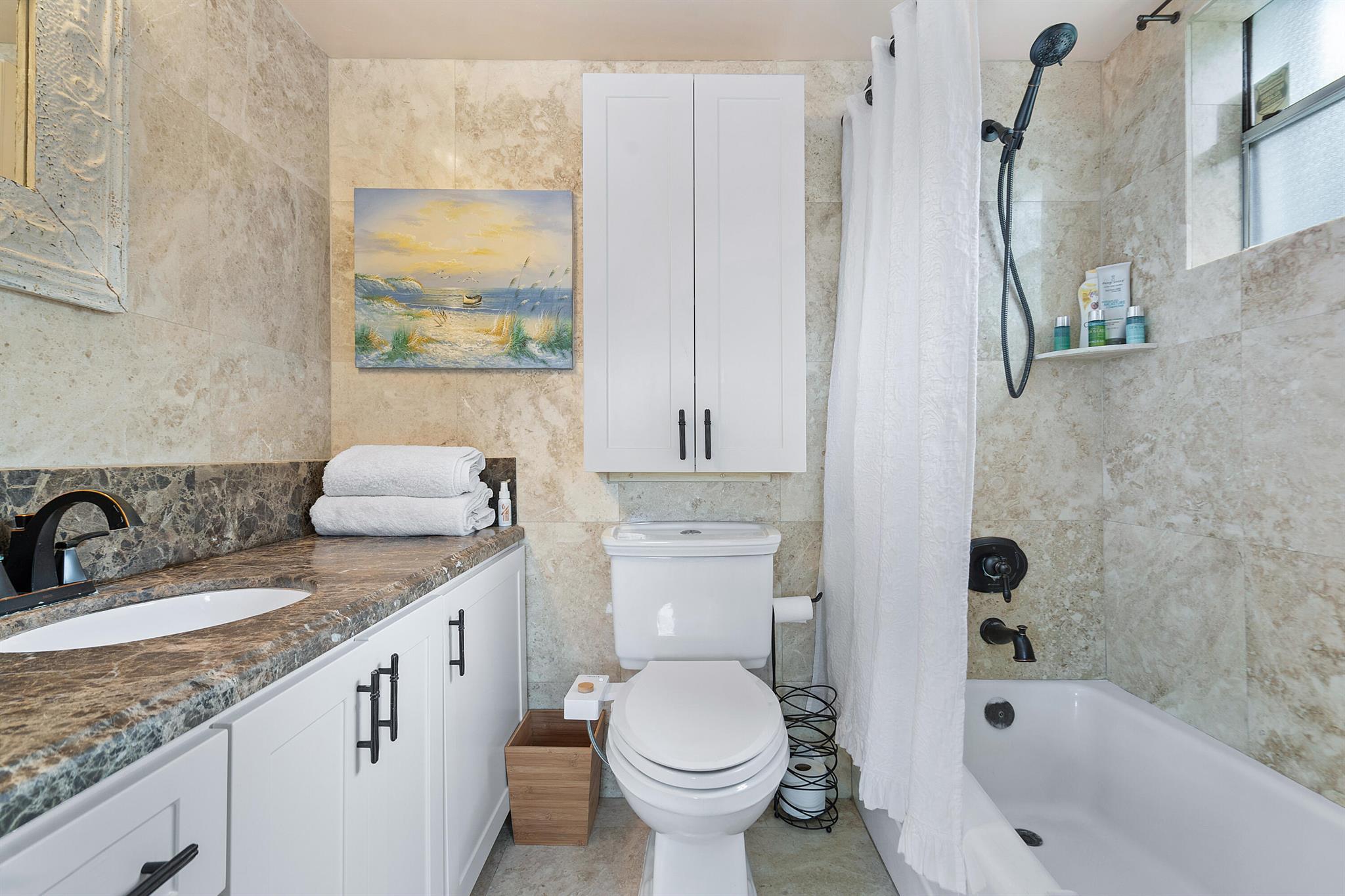 BEACHSIDE CONDO - Residential Income