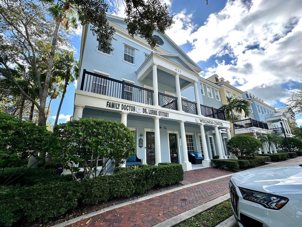 Photo of 425 Greenwich Circle #207, Jupiter, FL 33458 (MLS # R11029516)