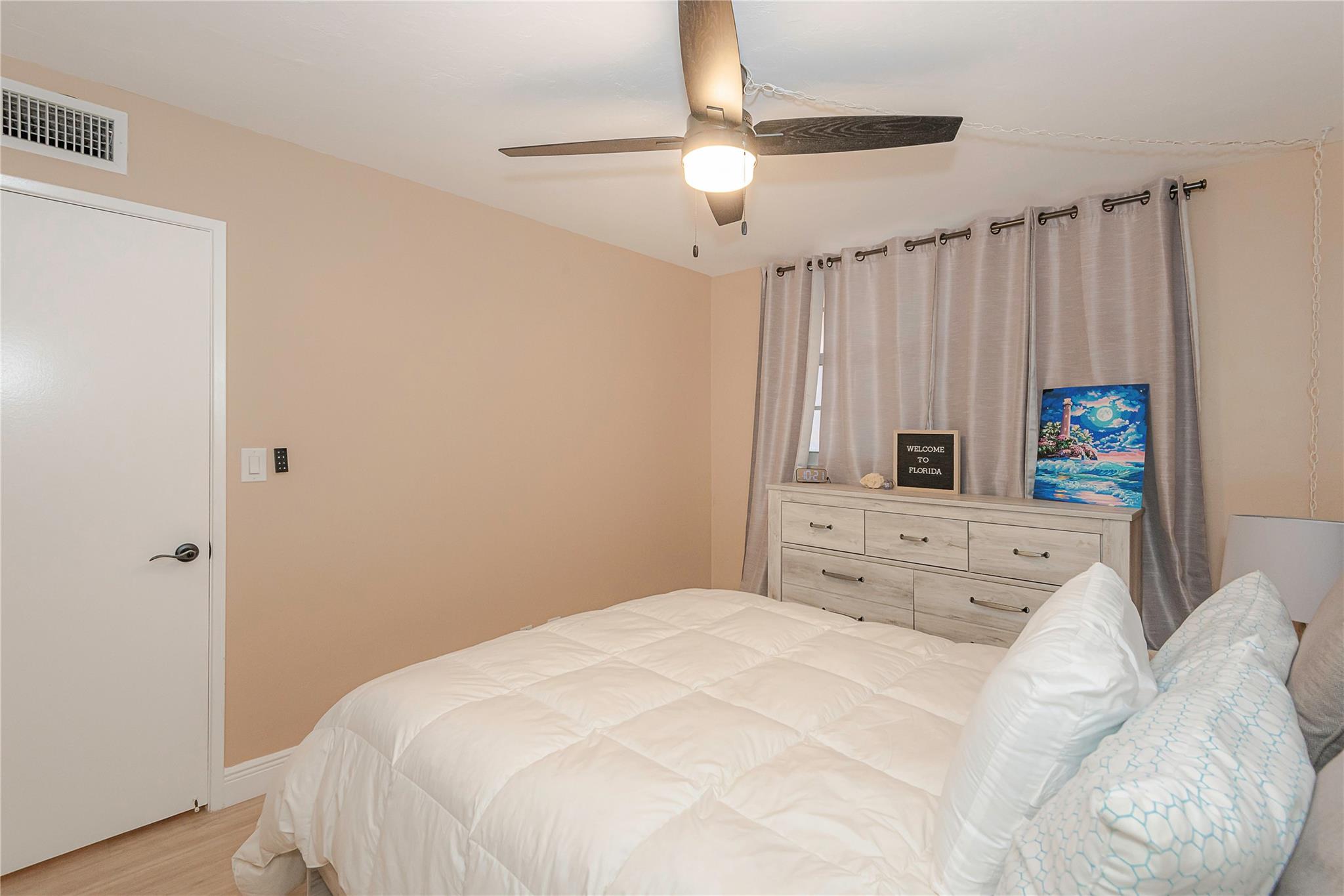 Lighthouse Point Plaza - Residential