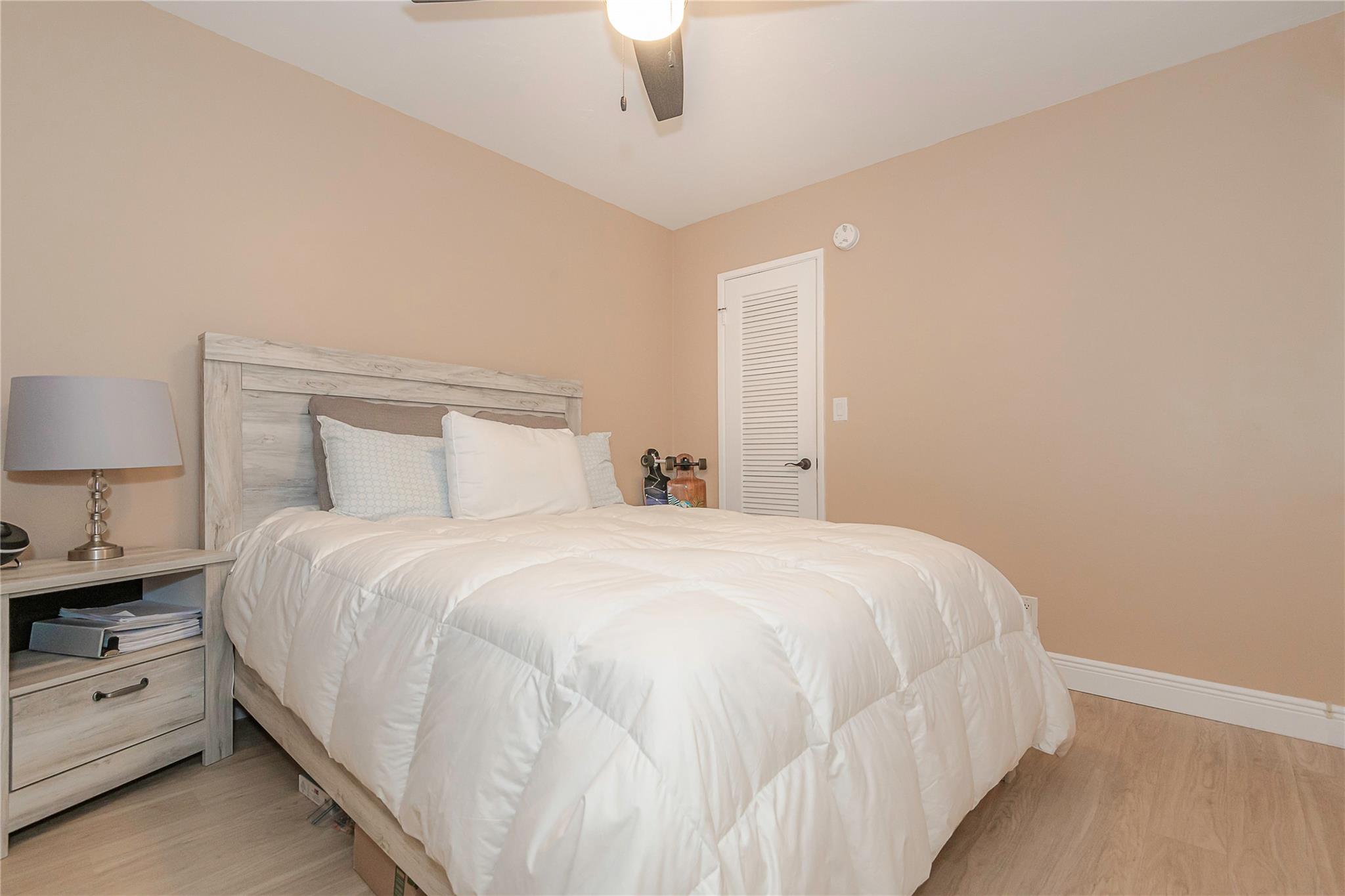 Lighthouse Point Plaza - Residential