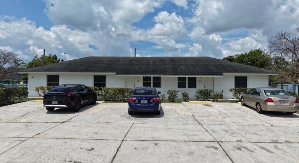Photo of 131 Avocado Avenue, West Palm Beach, FL 33413 (MLS # B26035374)