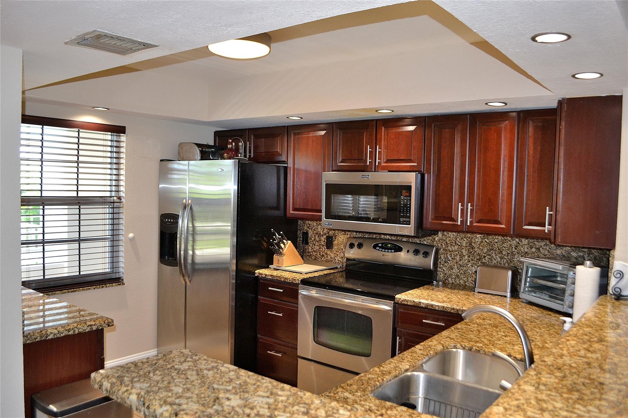 3850 Oaks Clubhouse Dr 405