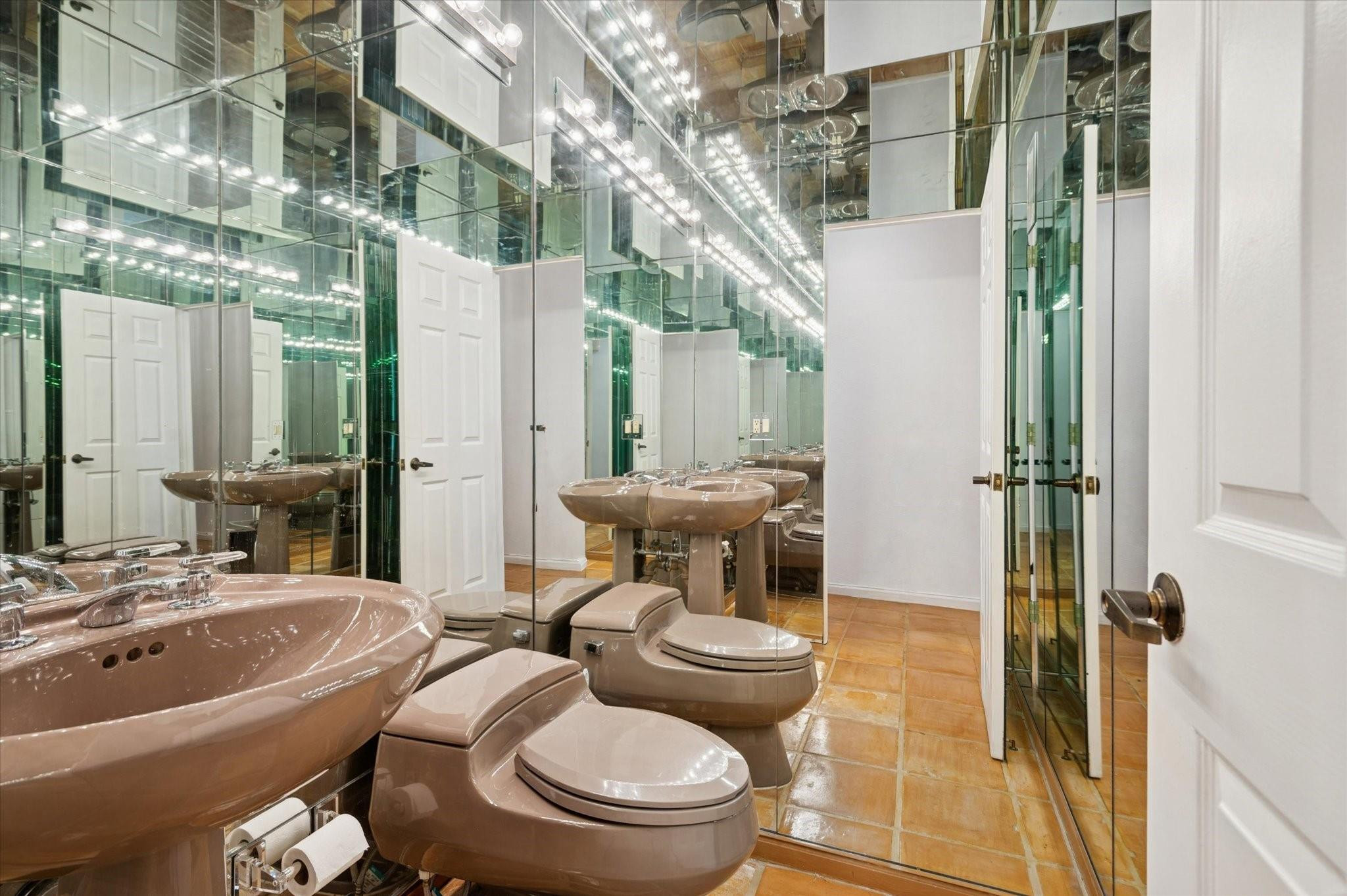 VIZCAYA TOWERS PALM AIRE - Residential