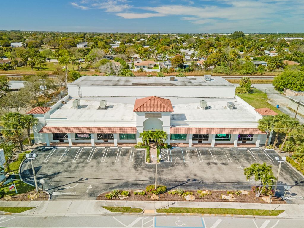 Photo of 2000 N Federal Highway, Delray Beach, FL 33483 (MLS # R11043668)