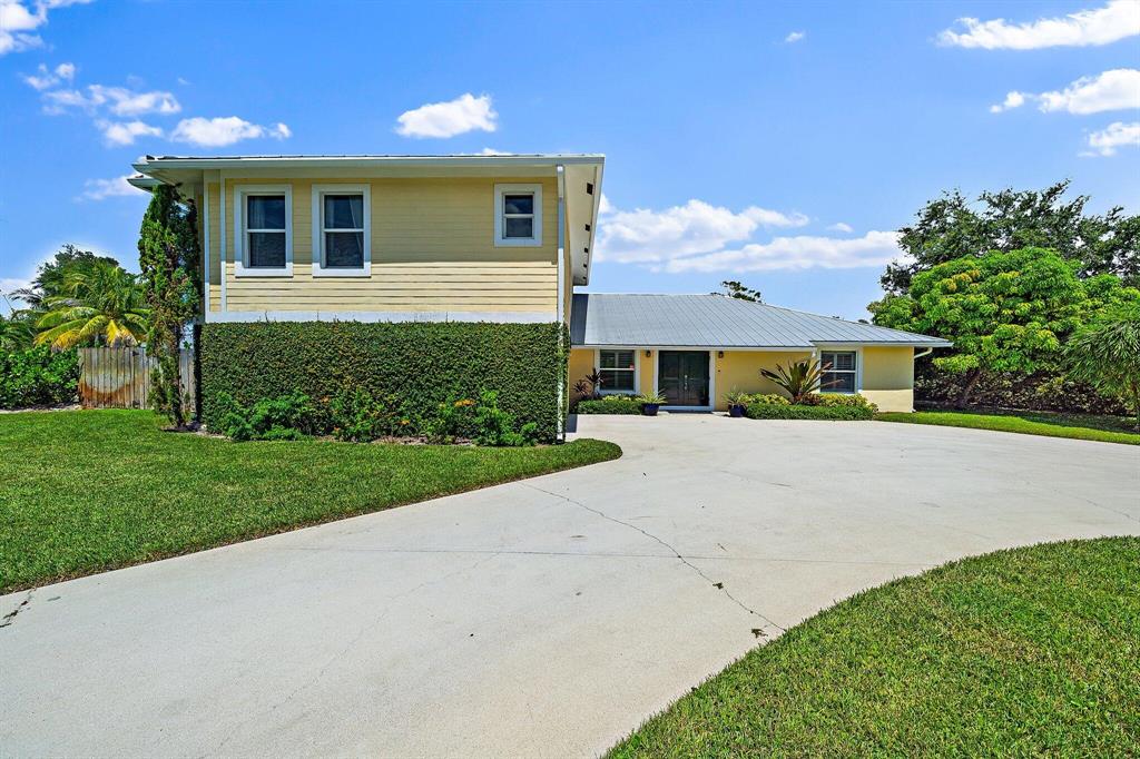 TEQUESTA COUNTRY CLUB - Residential