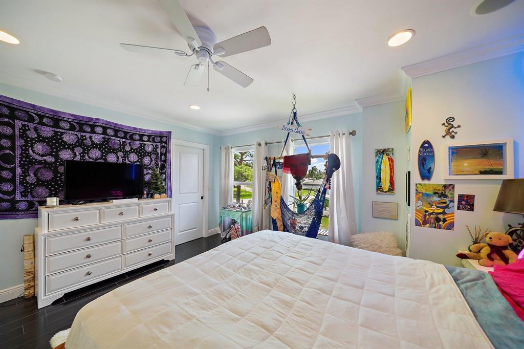 TEQUESTA COUNTRY CLUB - Residential