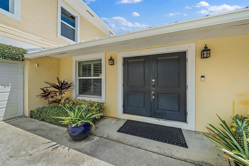 TEQUESTA COUNTRY CLUB - Residential