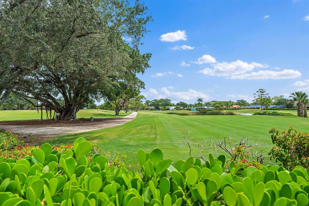 TEQUESTA COUNTRY CLUB - Residential