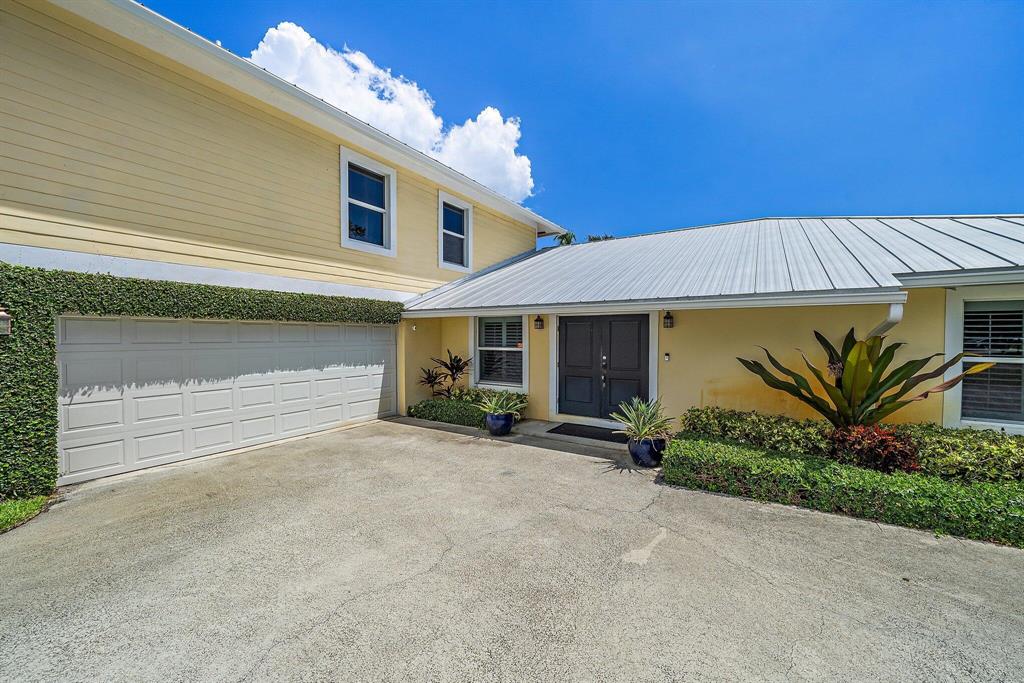 TEQUESTA COUNTRY CLUB - Residential