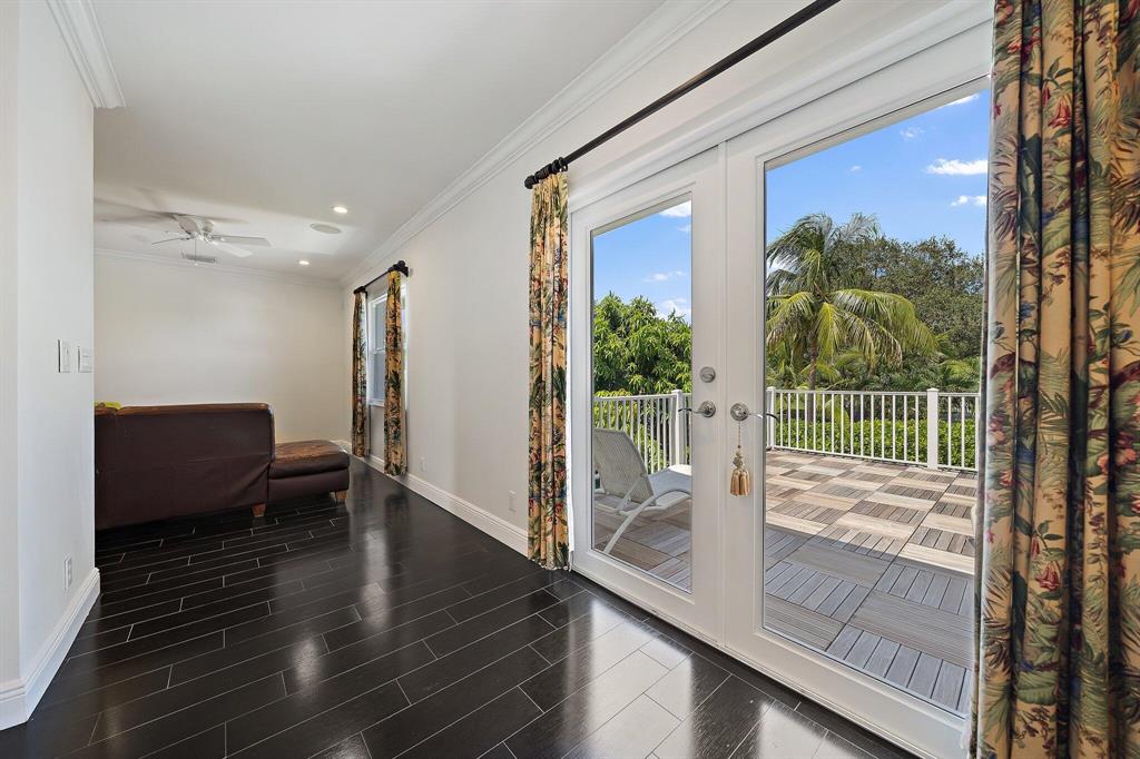 TEQUESTA COUNTRY CLUB - Residential