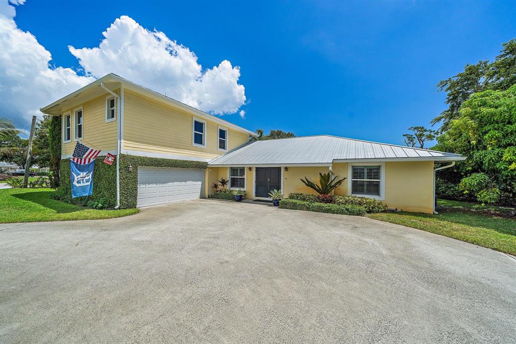 TEQUESTA COUNTRY CLUB - Residential