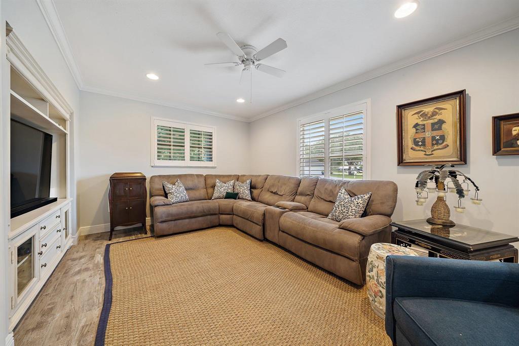 TEQUESTA COUNTRY CLUB - Residential