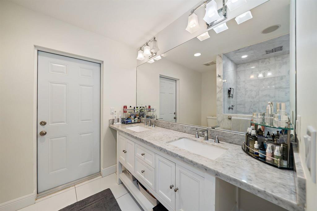 TEQUESTA COUNTRY CLUB - Residential