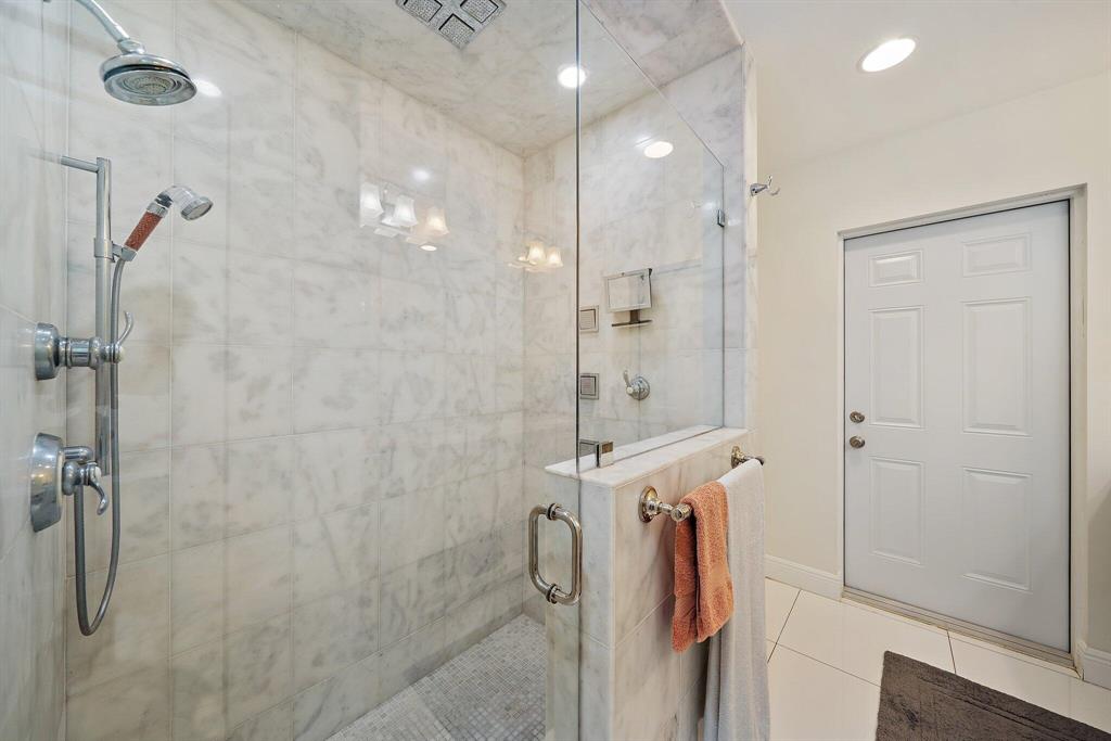 TEQUESTA COUNTRY CLUB - Residential