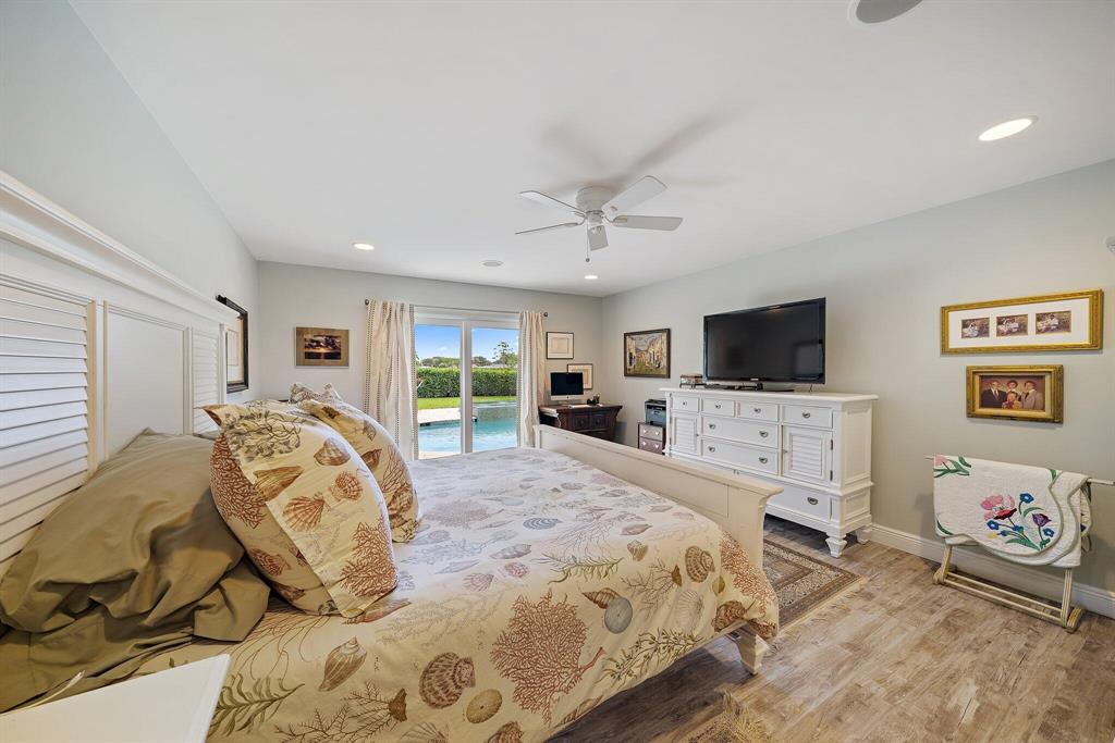 TEQUESTA COUNTRY CLUB - Residential