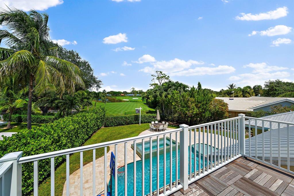 TEQUESTA COUNTRY CLUB - Residential