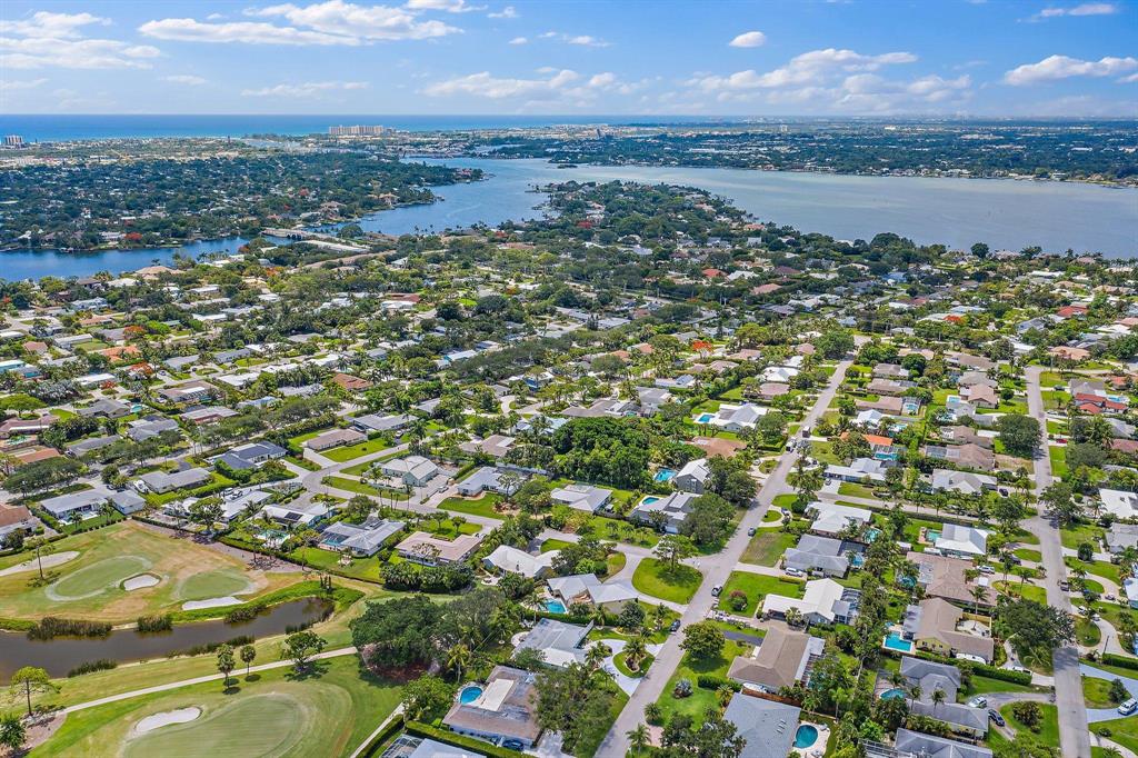 TEQUESTA COUNTRY CLUB - Residential