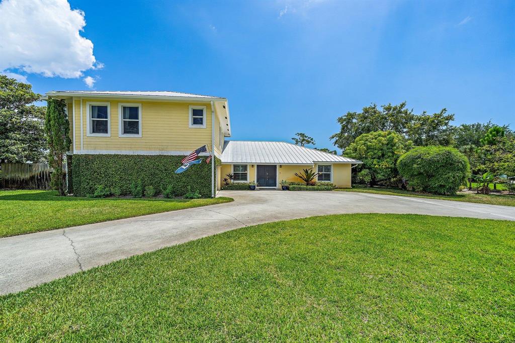 TEQUESTA COUNTRY CLUB - Residential