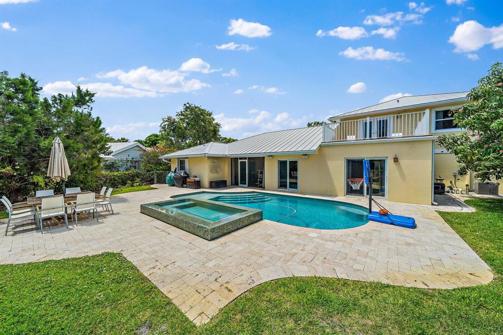 TEQUESTA COUNTRY CLUB - Residential