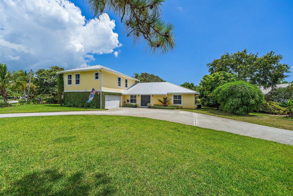 TEQUESTA COUNTRY CLUB - Residential