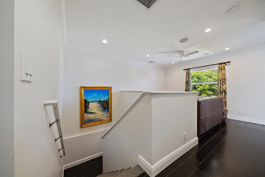 TEQUESTA COUNTRY CLUB - Residential