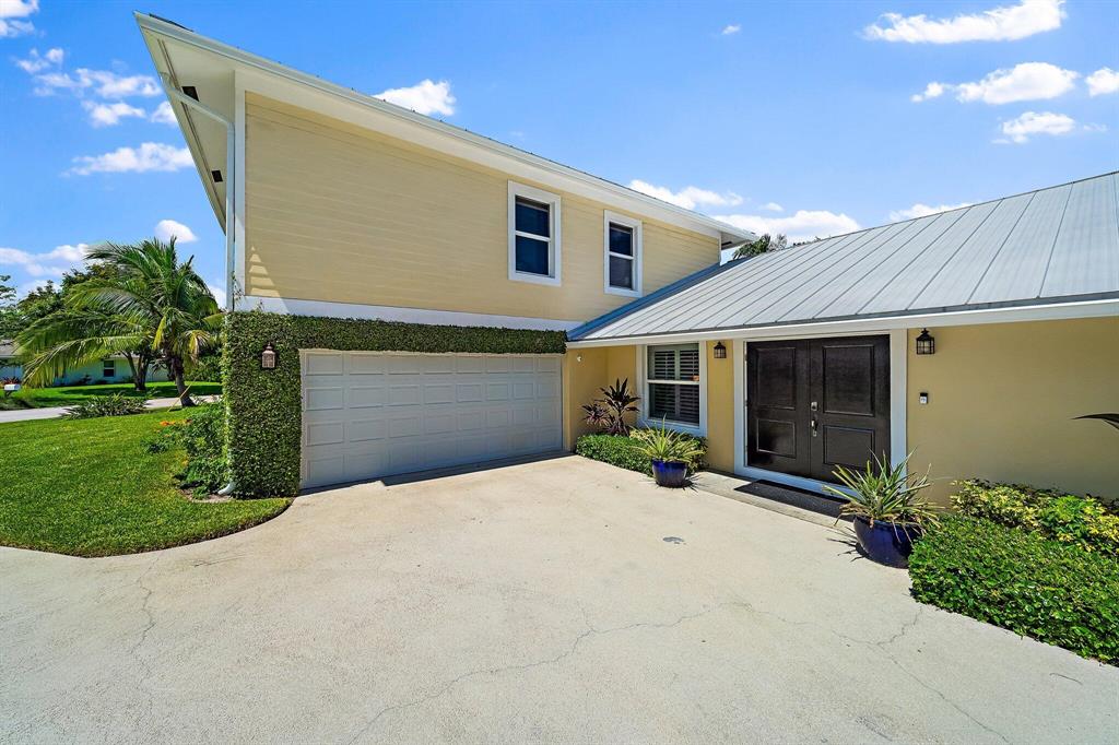 TEQUESTA COUNTRY CLUB - Residential