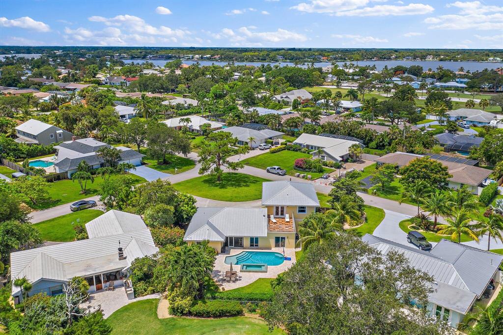 TEQUESTA COUNTRY CLUB - Residential