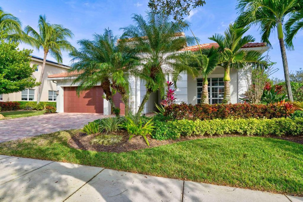 Photo of 168 Umbrella Place, Jupiter, FL 33458 (MLS # R10948347)