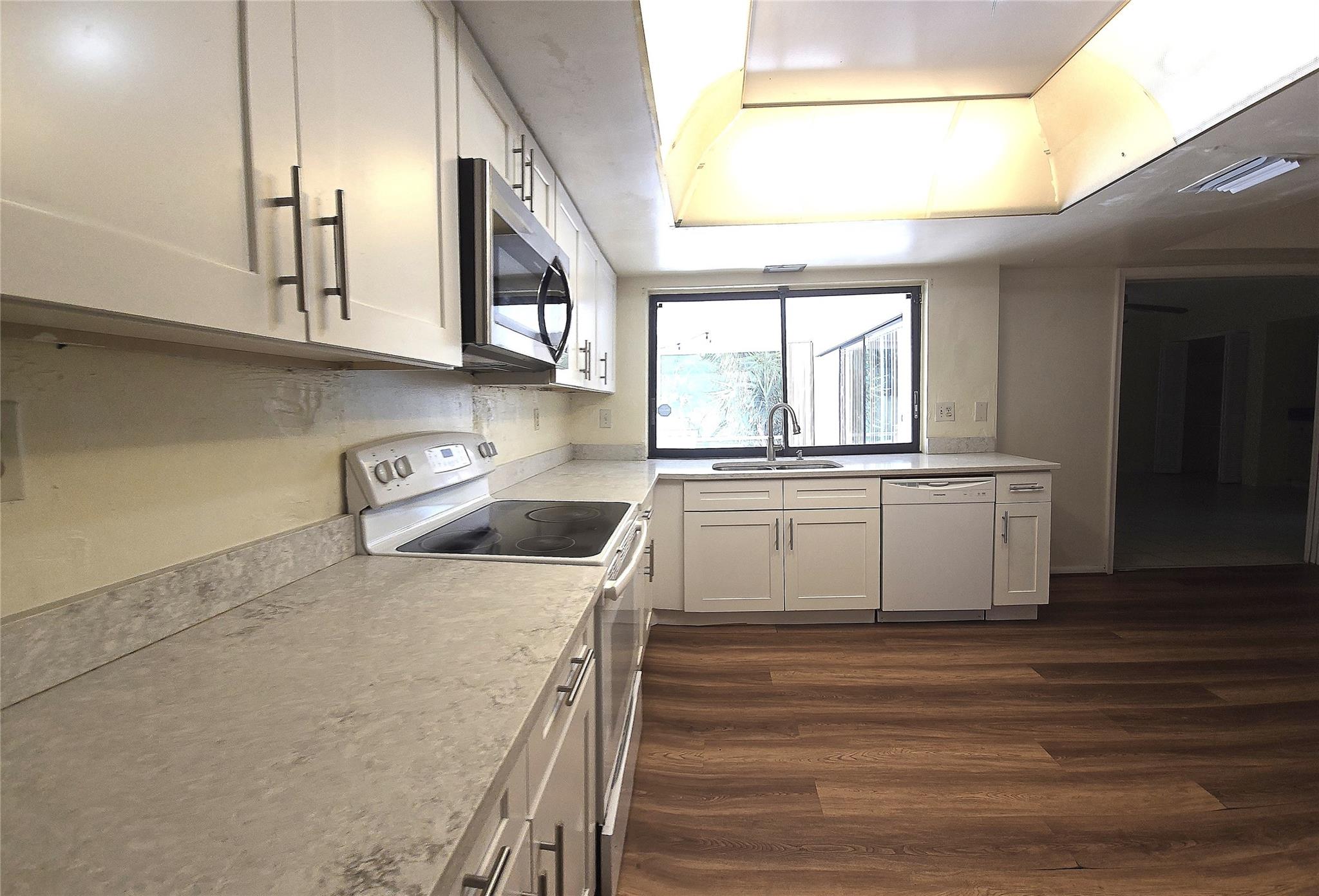 NEW ORLEANS VILLAS 81-21 - Residential Lease