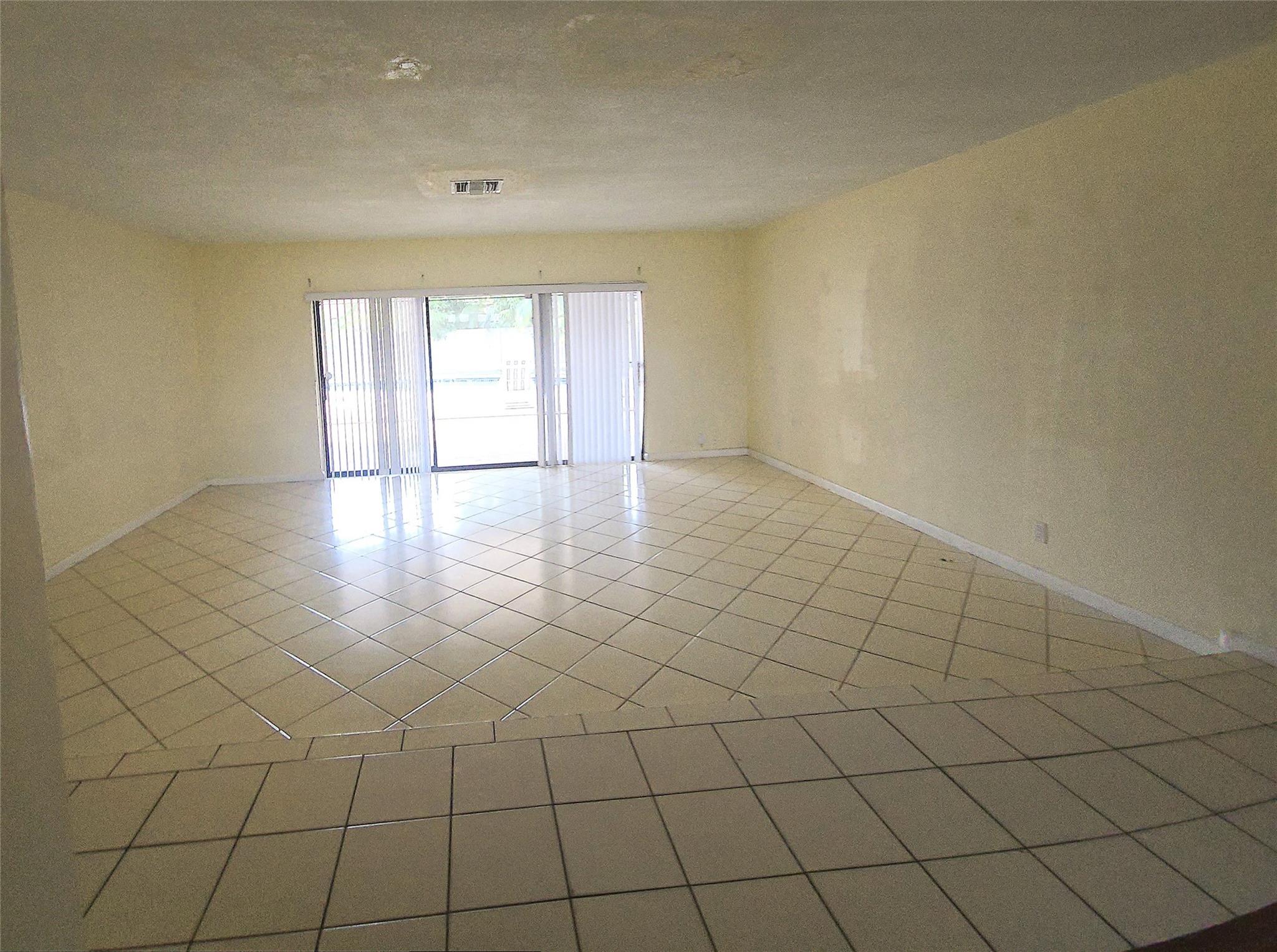 NEW ORLEANS VILLAS 81-21 - Residential Lease