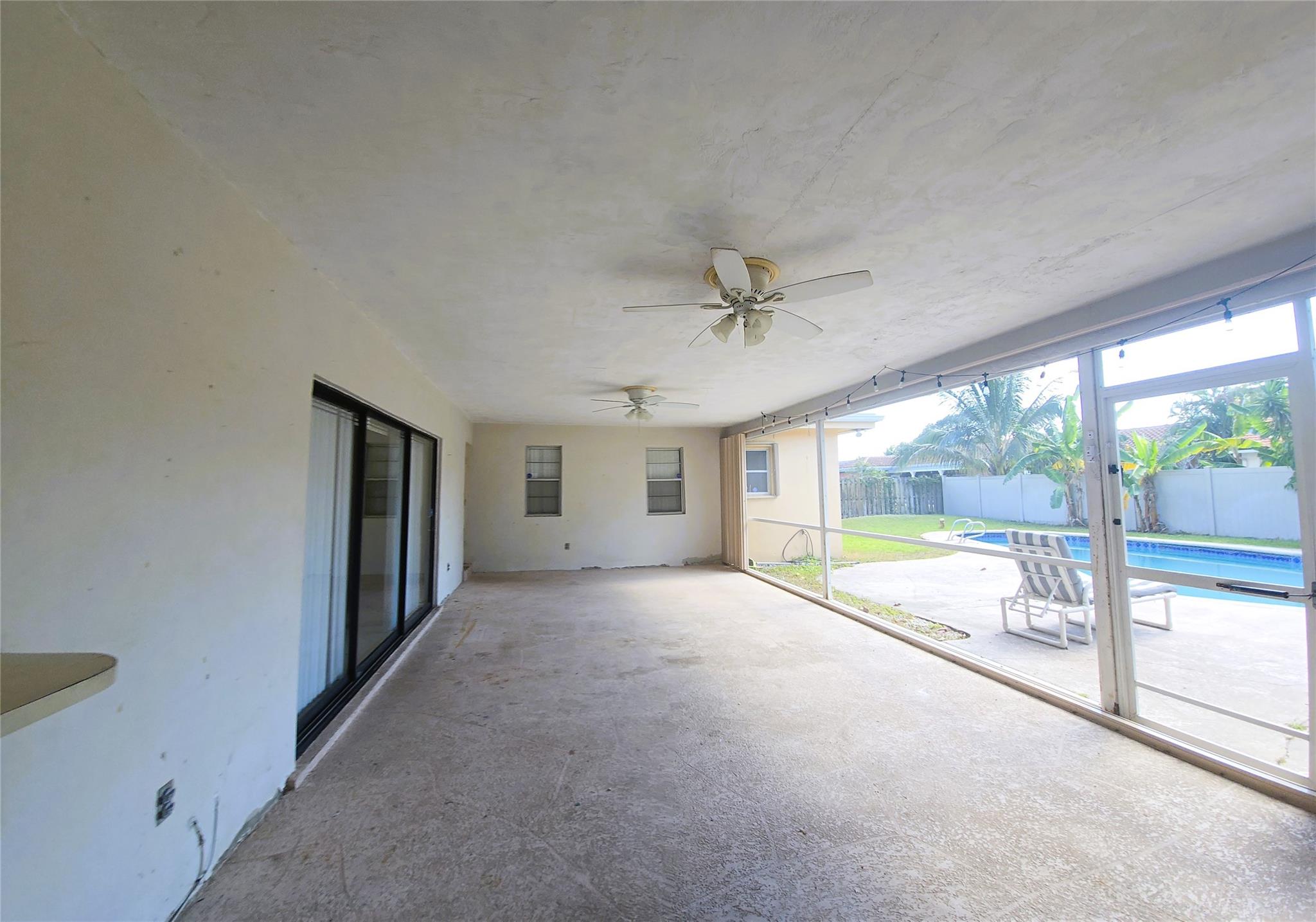 NEW ORLEANS VILLAS 81-21 - Residential Lease