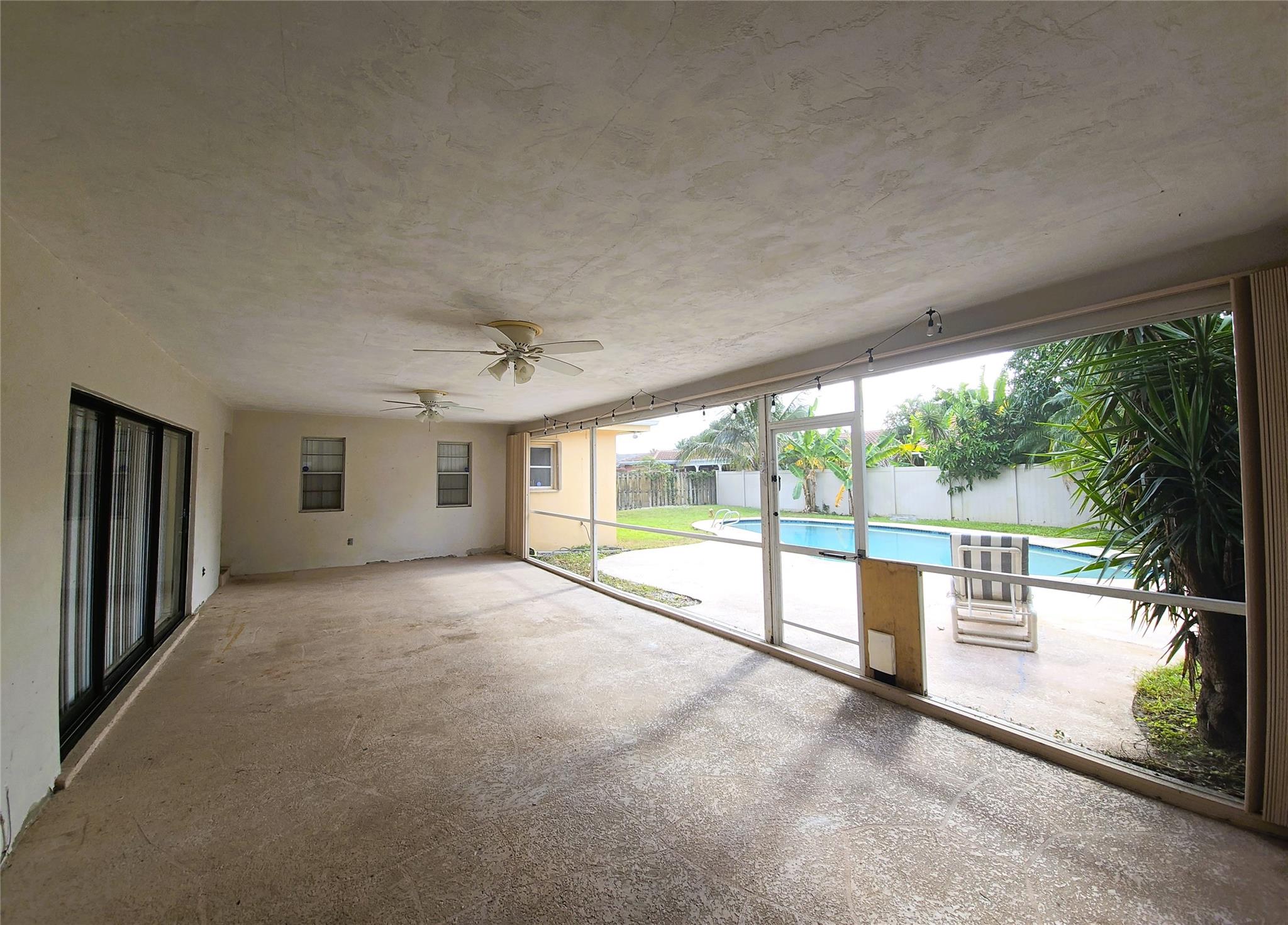 NEW ORLEANS VILLAS 81-21 - Residential Lease