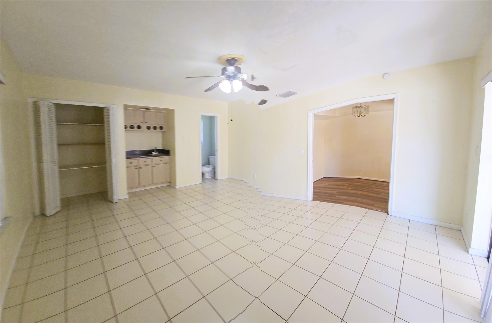 NEW ORLEANS VILLAS 81-21 - Residential Lease