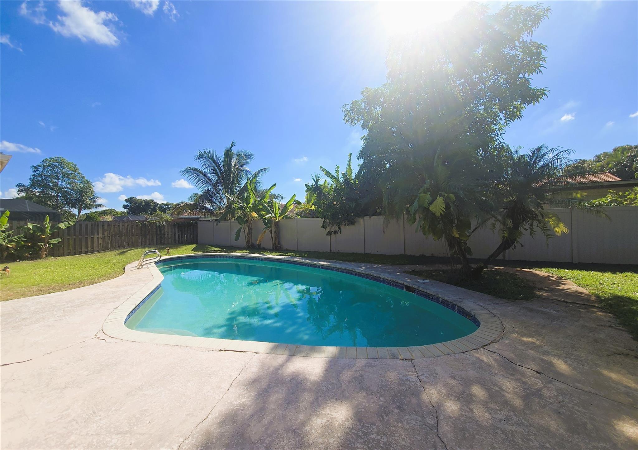 NEW ORLEANS VILLAS 81-21 - Residential Lease