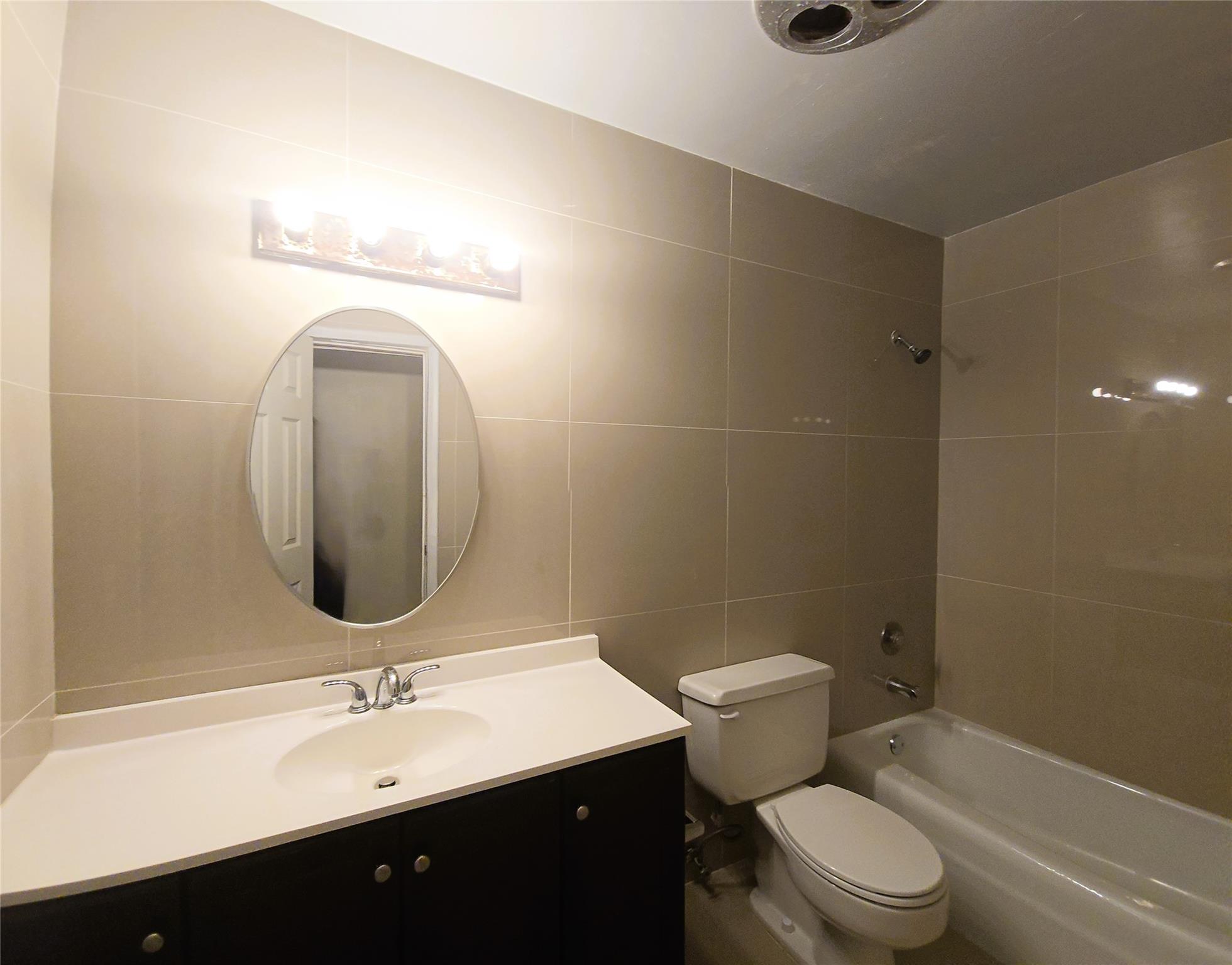 NEW ORLEANS VILLAS 81-21 - Residential Lease