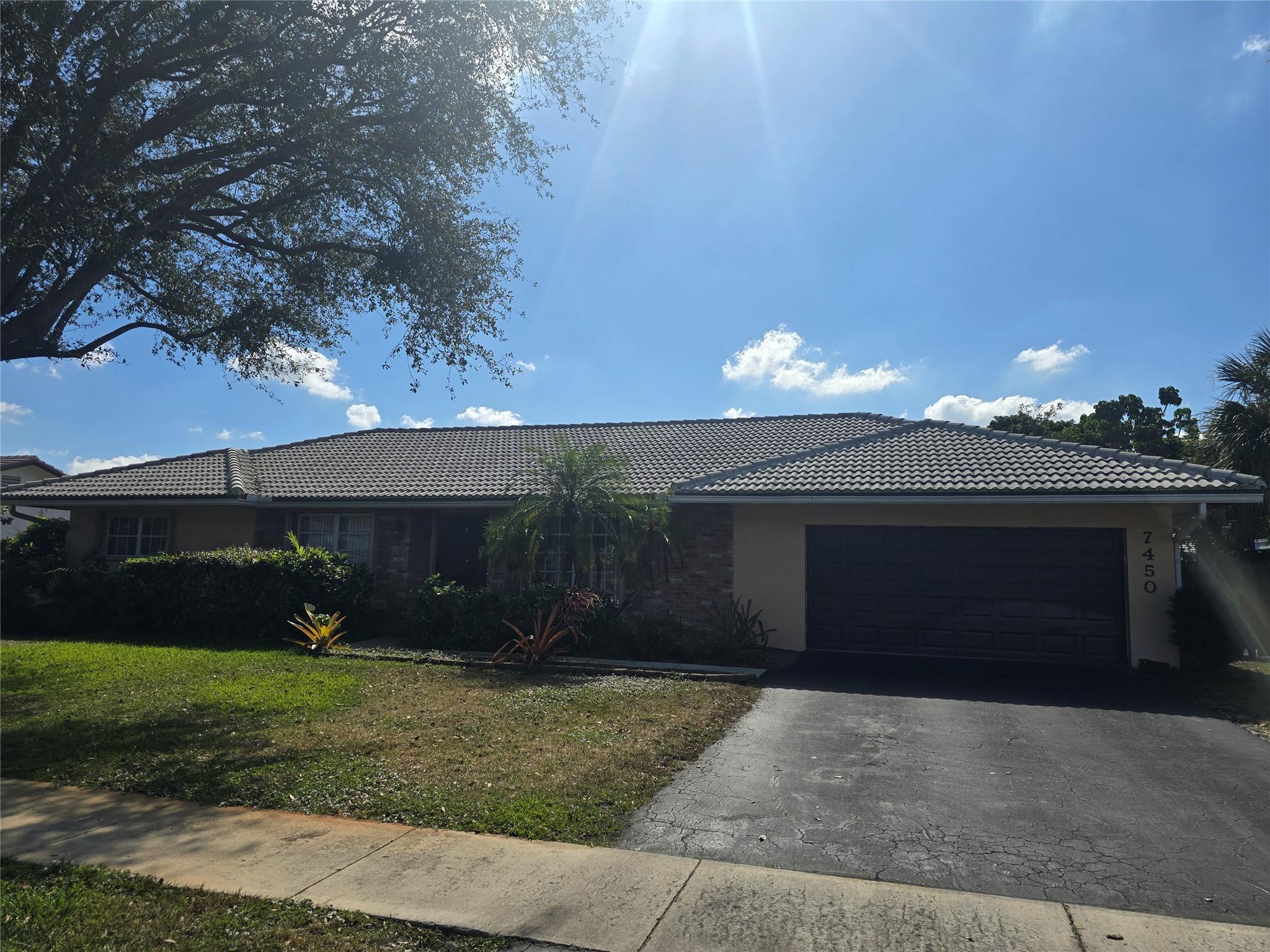 NEW ORLEANS VILLAS 81-21 - Residential Lease