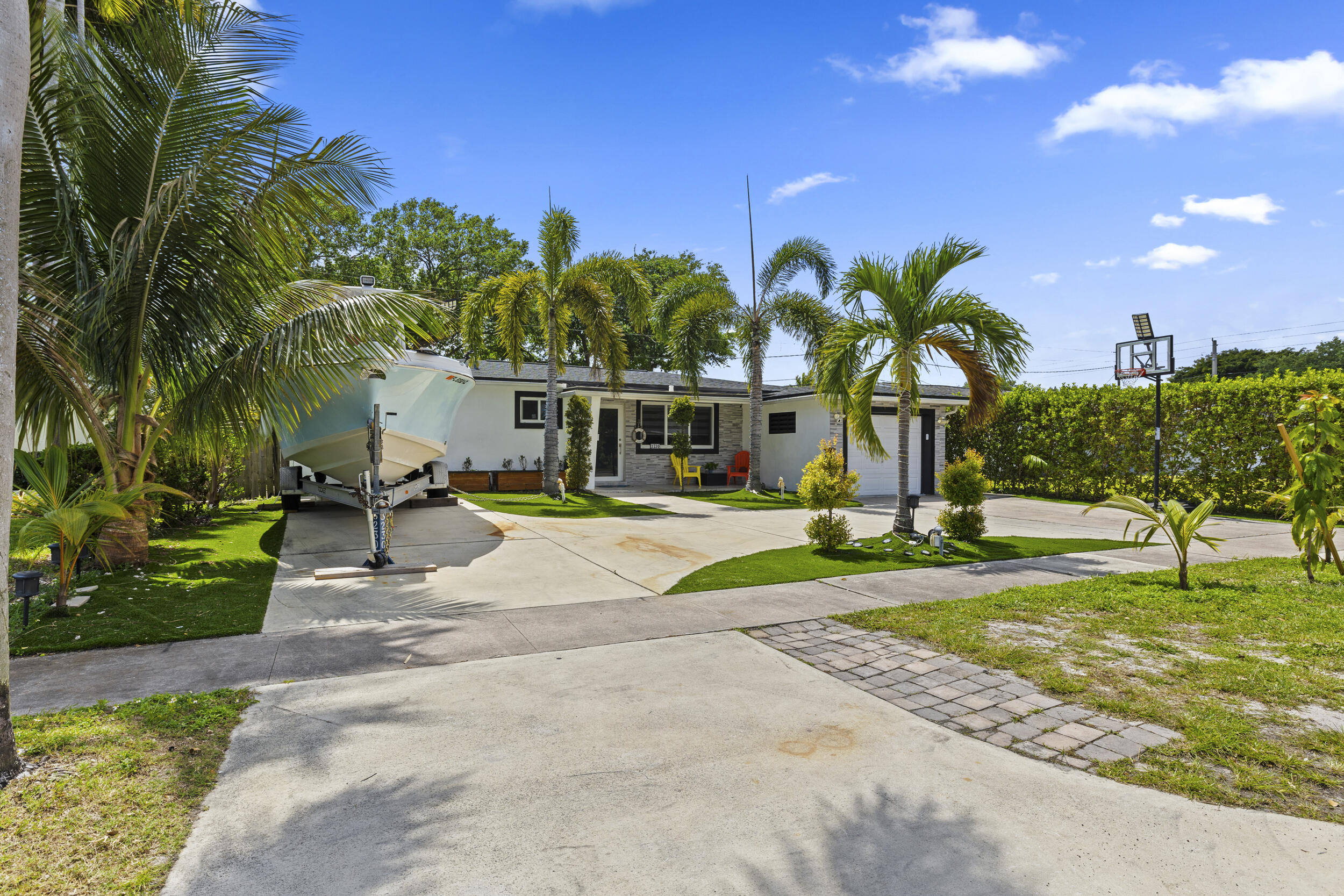 3230 Roosevelt Street